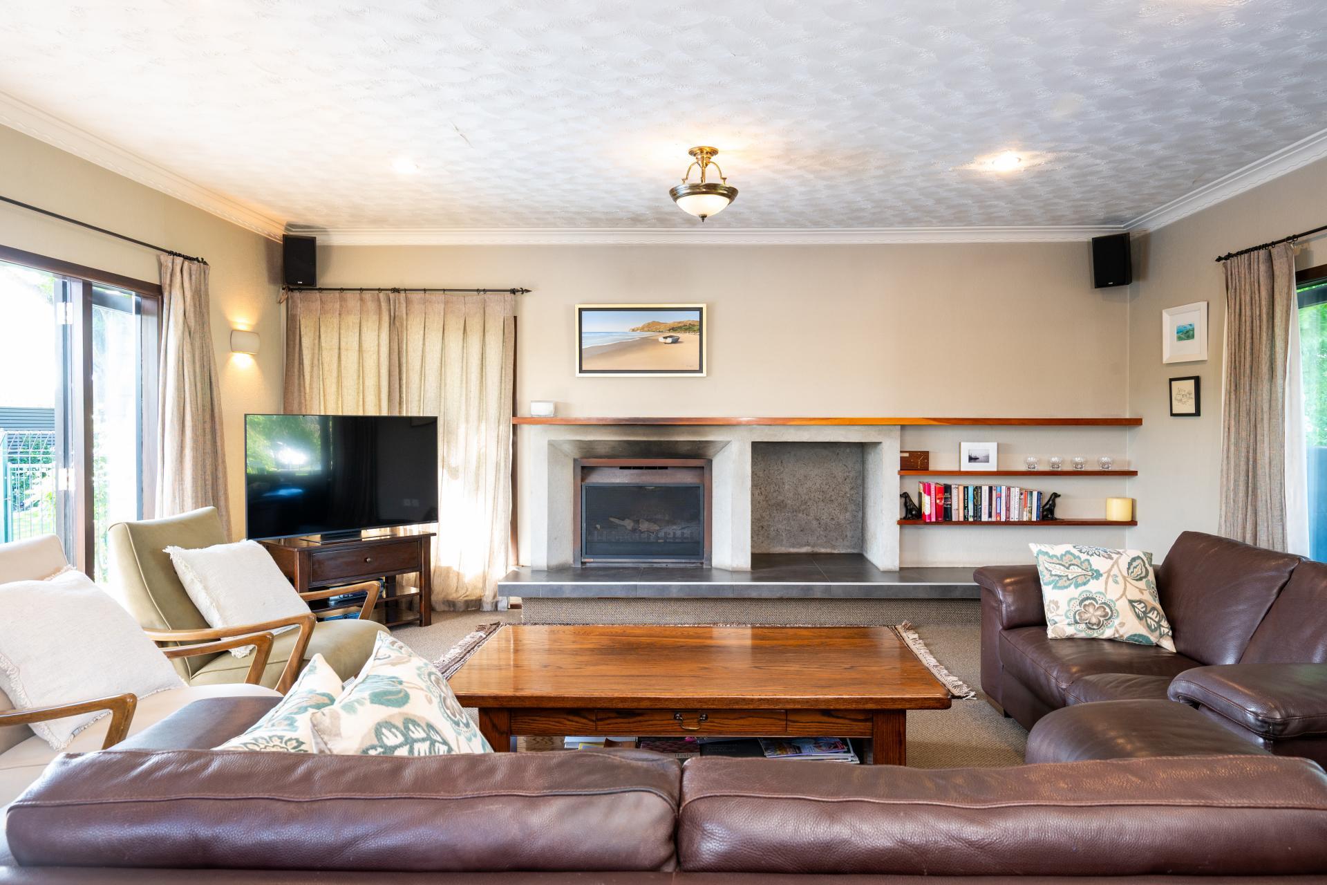 92 Hill Road, Twyford