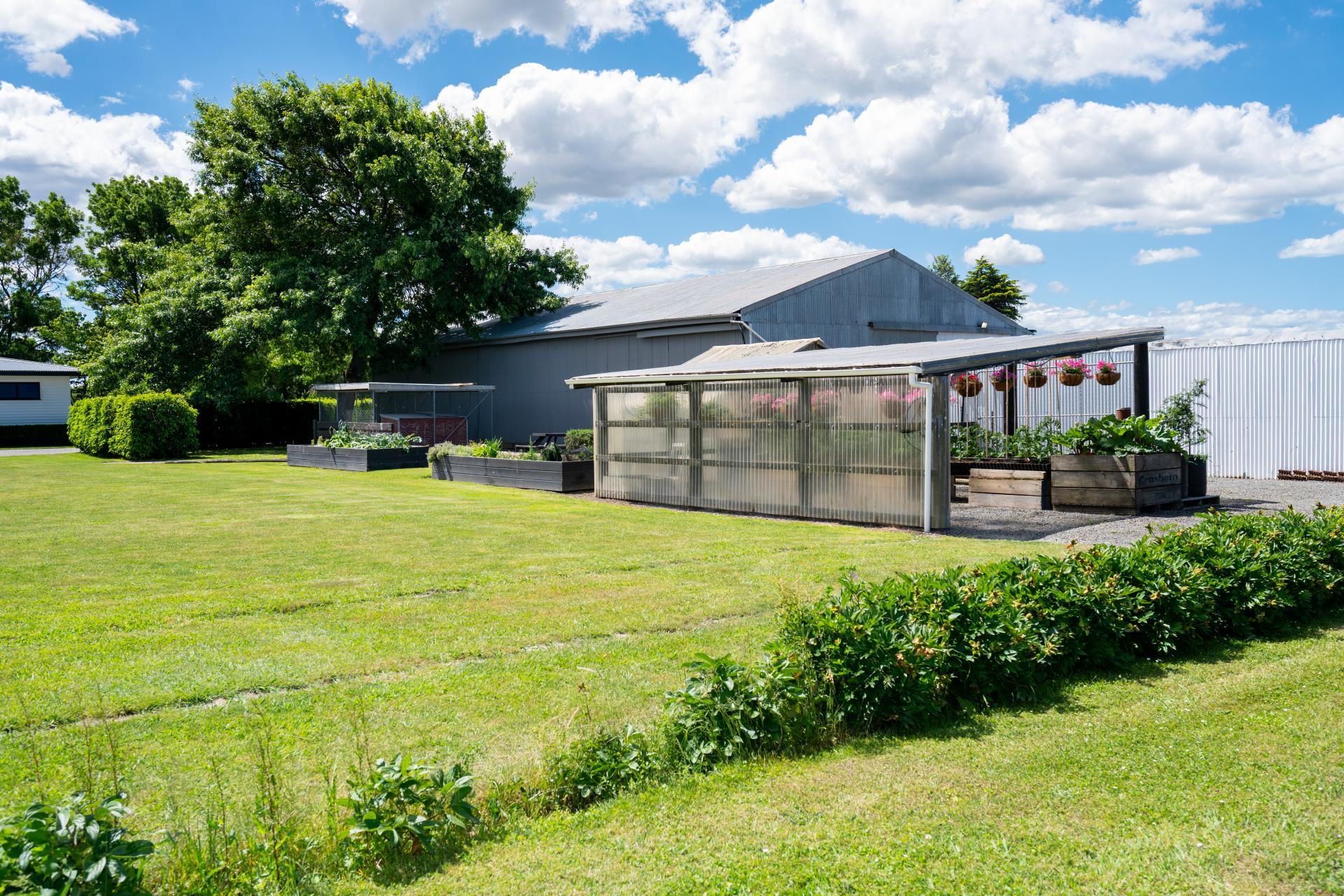 92 Hill Road, Twyford