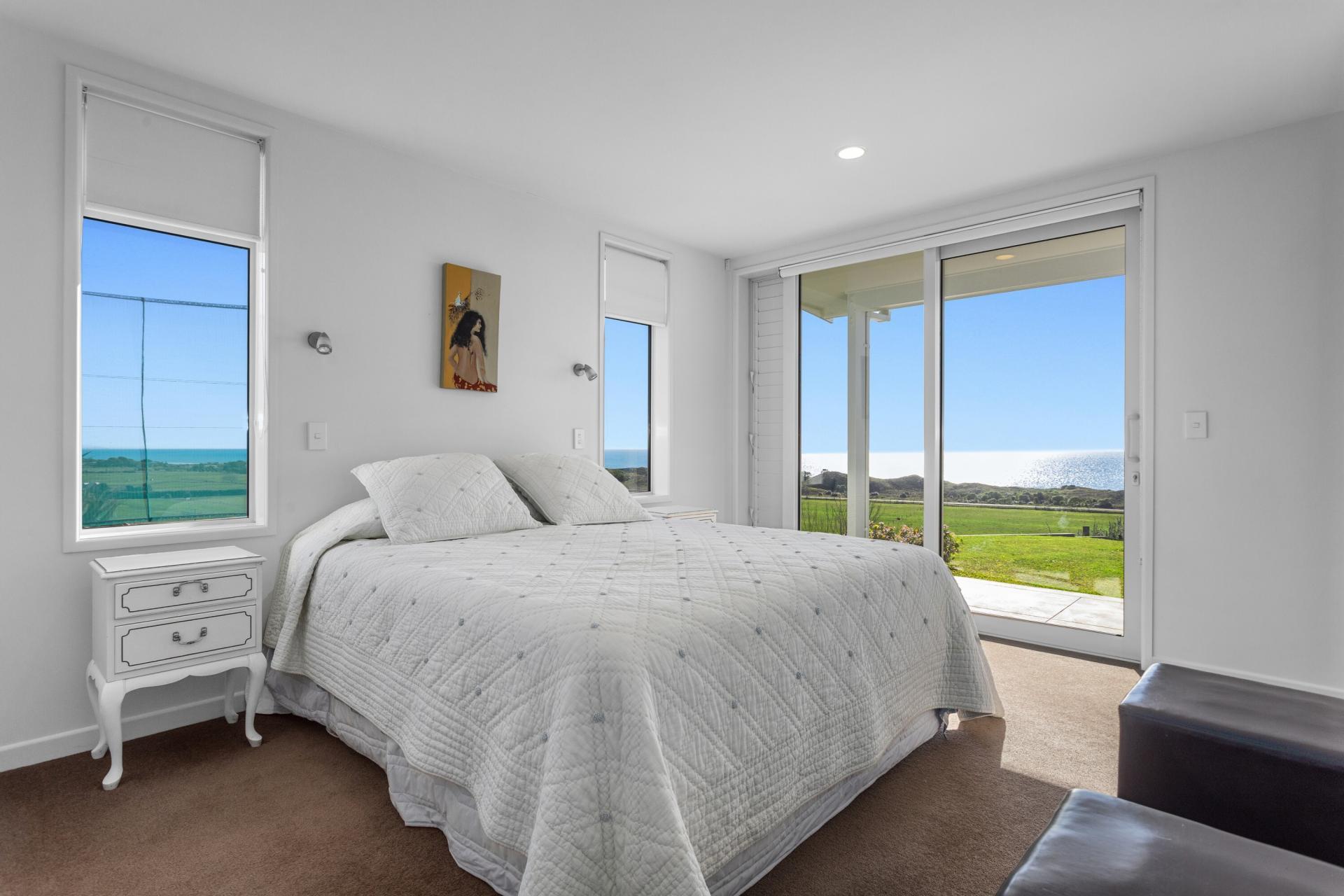 Te Wakanui Road, Tirohanga