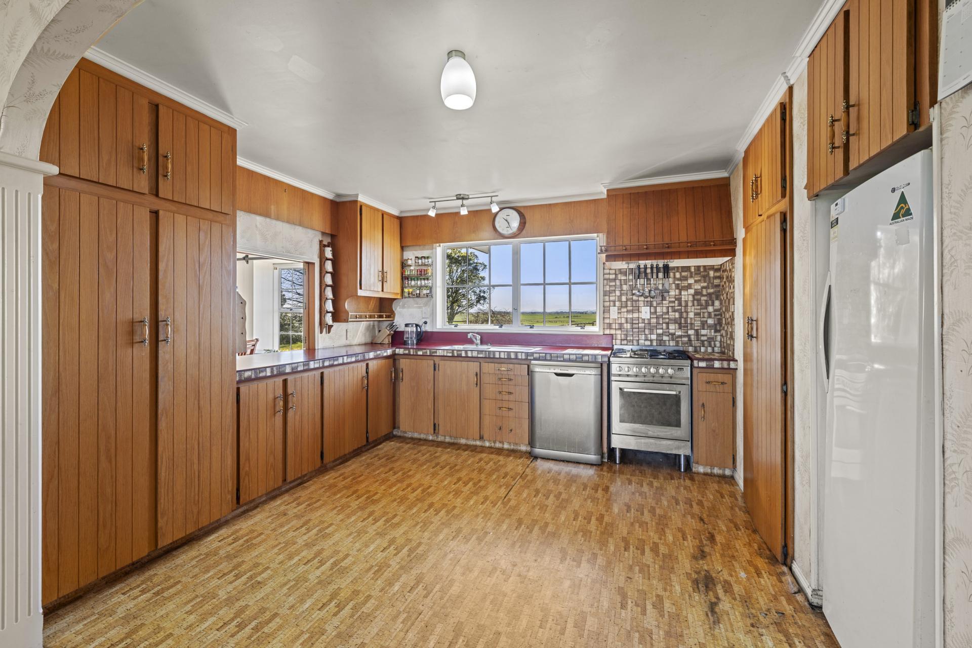 102 Gillard Road, Ngahinapouri