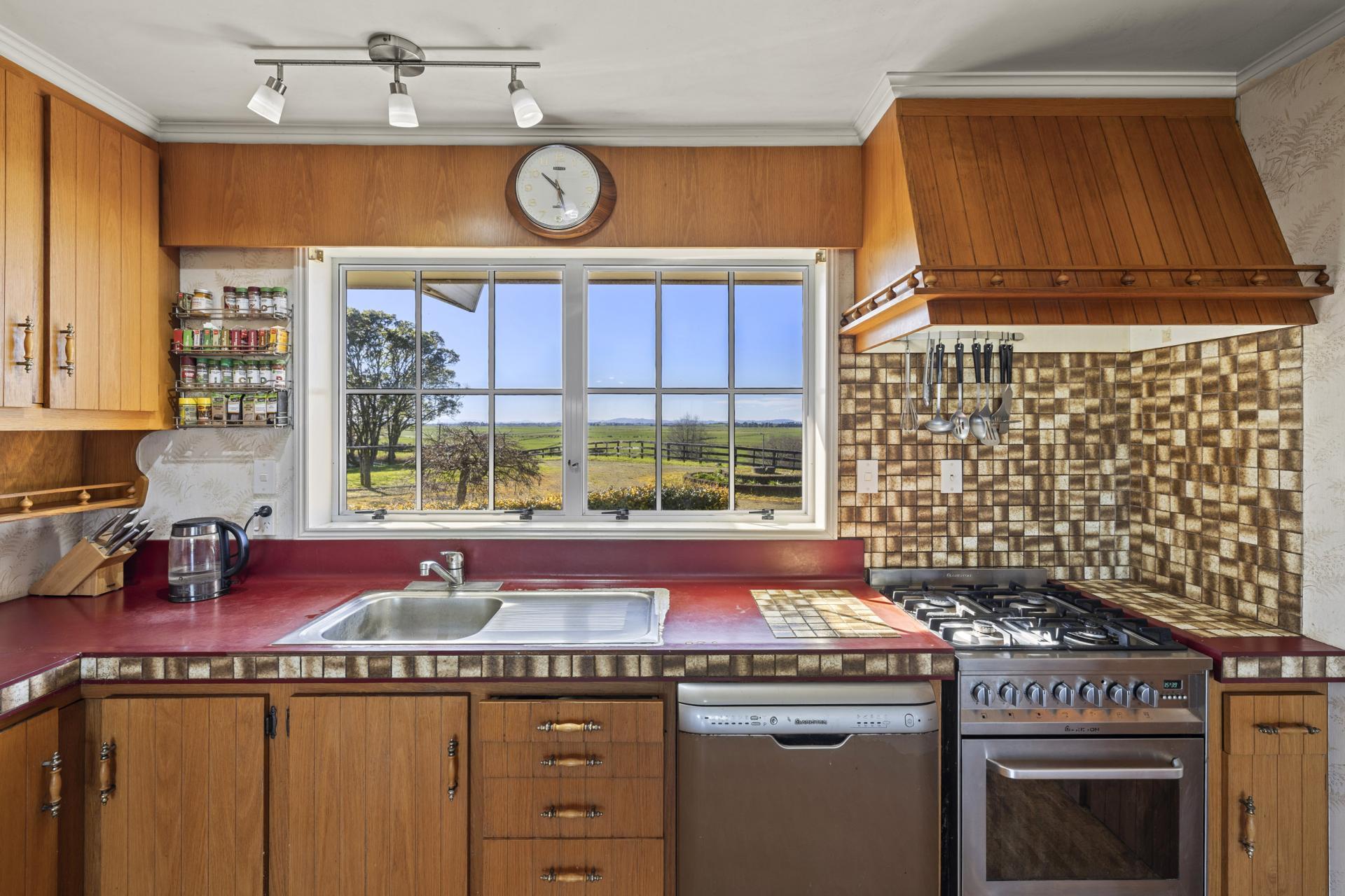 102 Gillard Road, Ngahinapouri