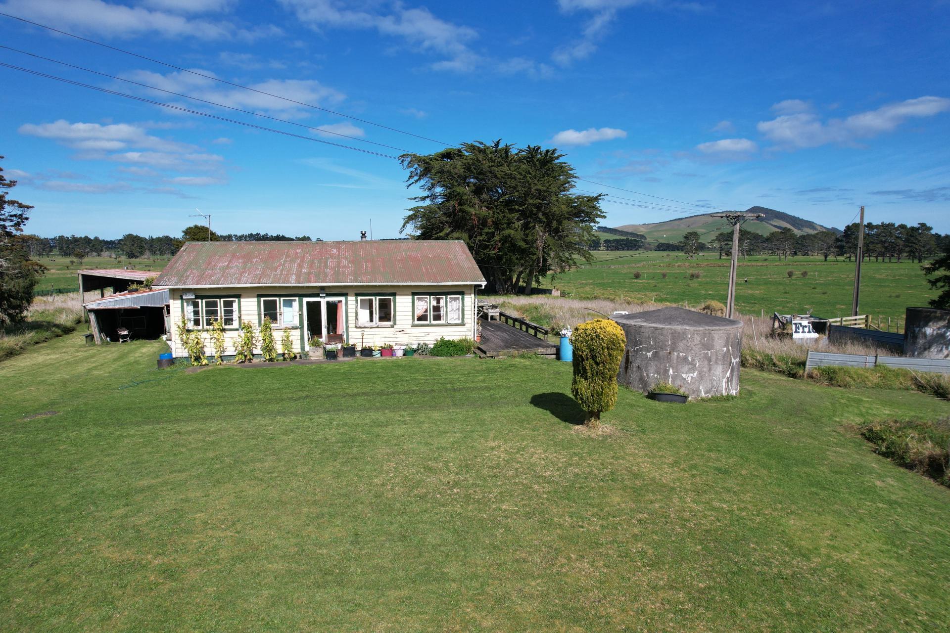 3945 State Highway 12, Aranga