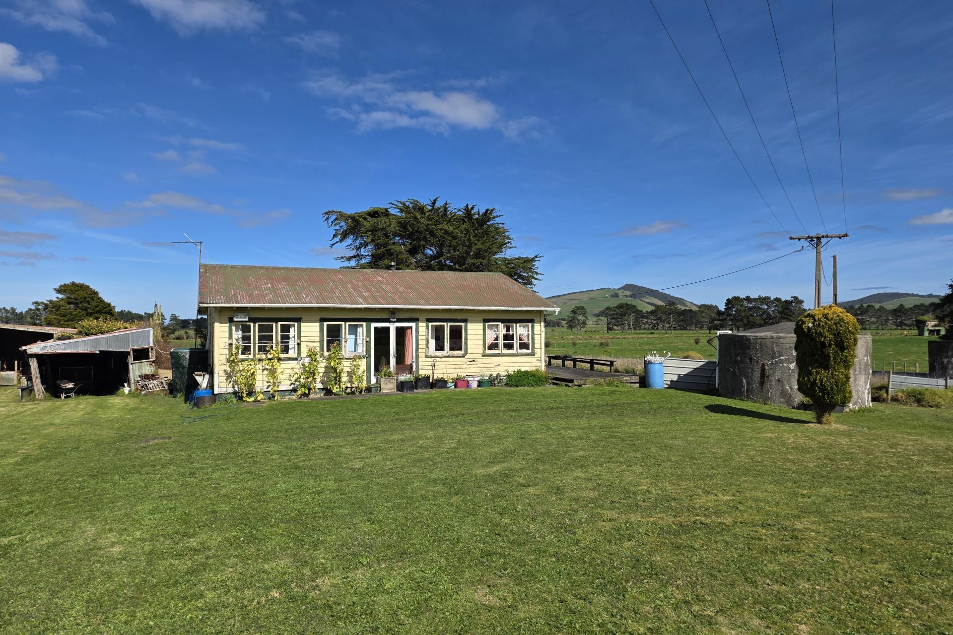 3945 State Highway 12, Aranga