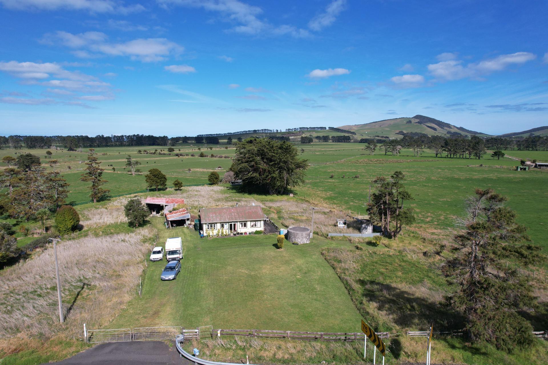 3945 State Highway 12, Aranga