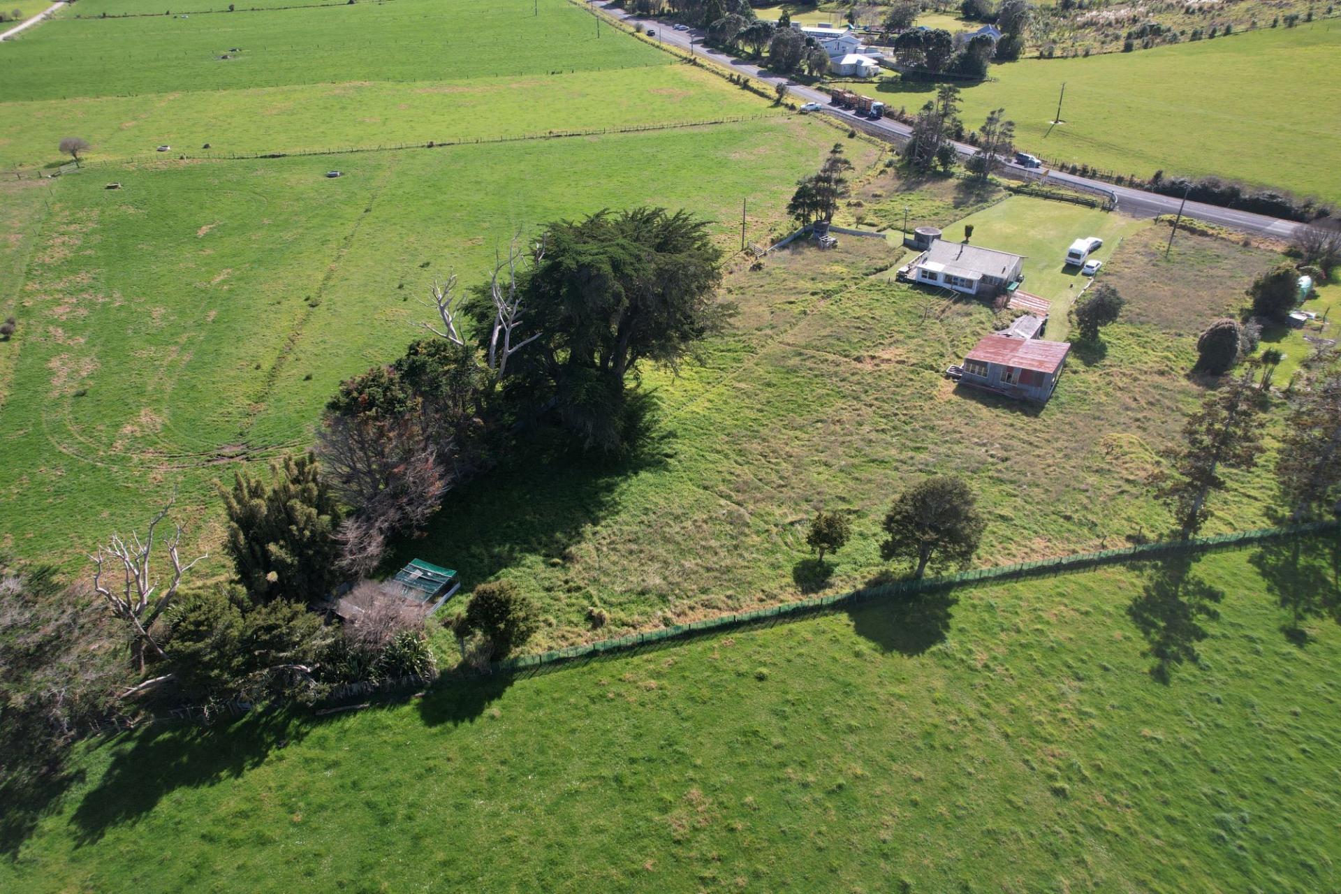 3945 State Highway 12, Aranga