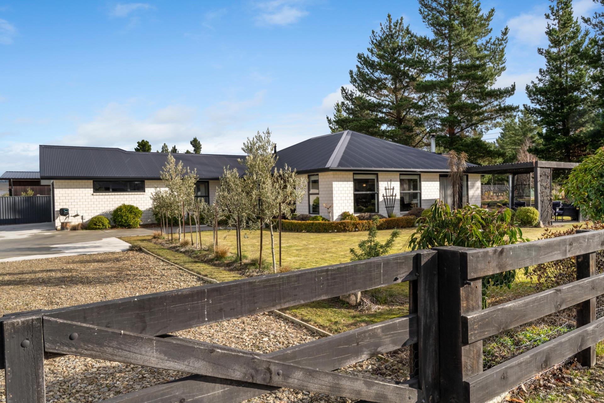 77 Larch Crescent, Alexandra