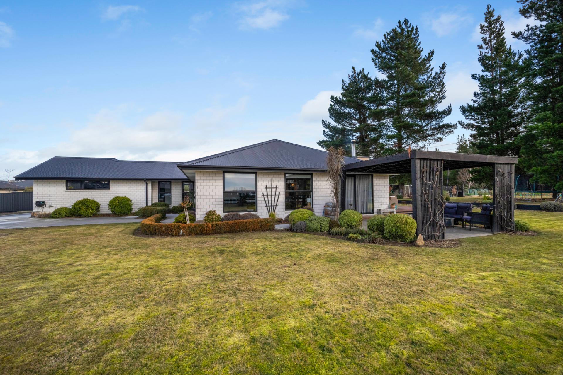 77 Larch Crescent, Alexandra