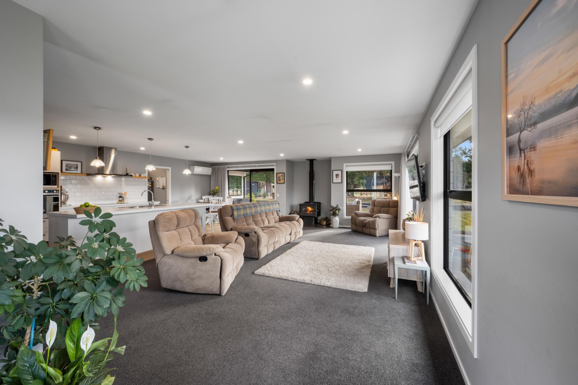 77 Larch Crescent, Alexandra