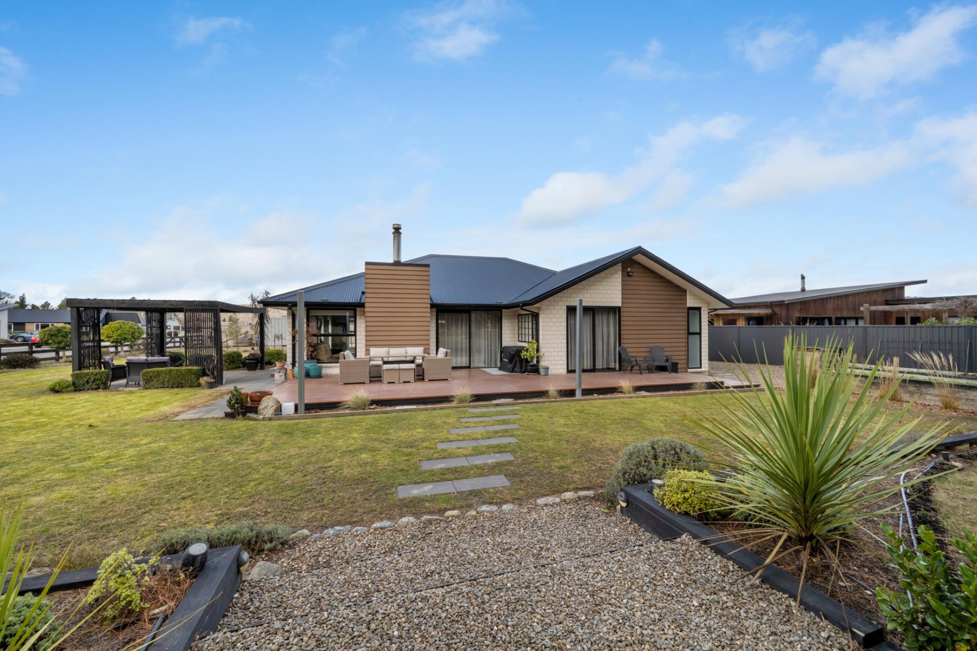 77 Larch Crescent, Alexandra