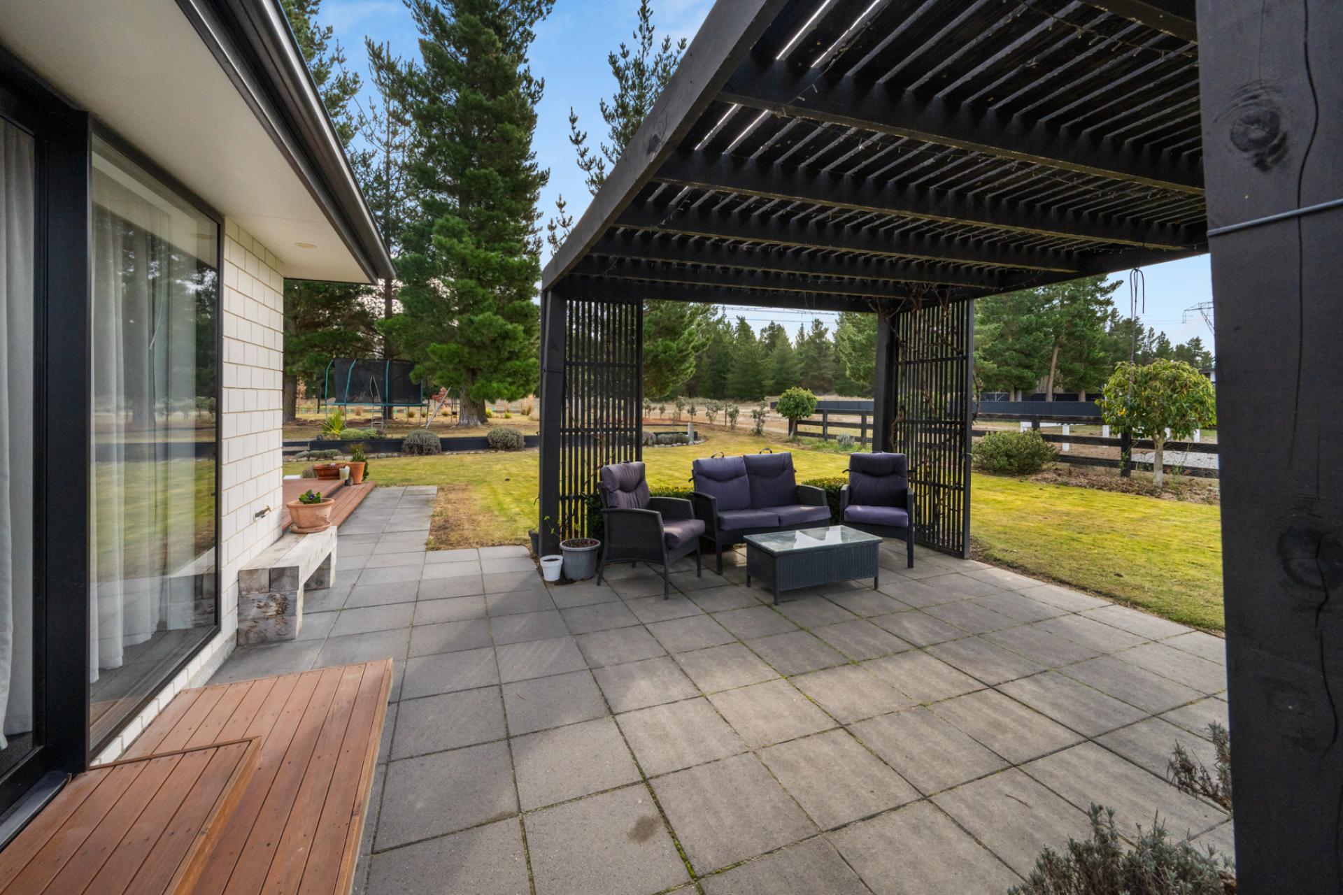 77 Larch Crescent, Alexandra