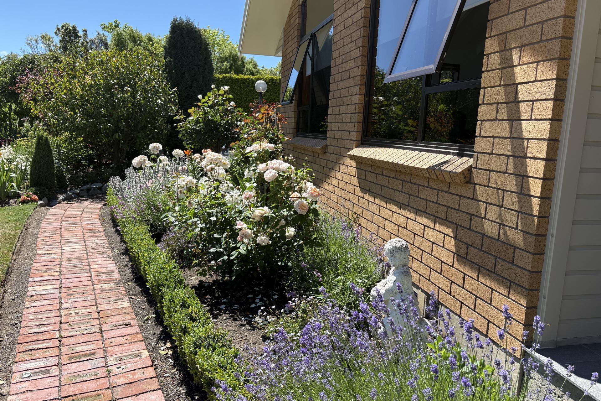71 Lynch Road, Levels