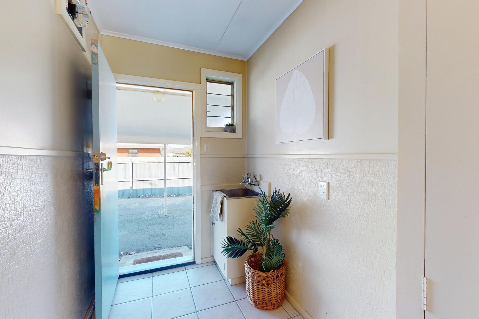 2/33  Cameron Street, Ashburton