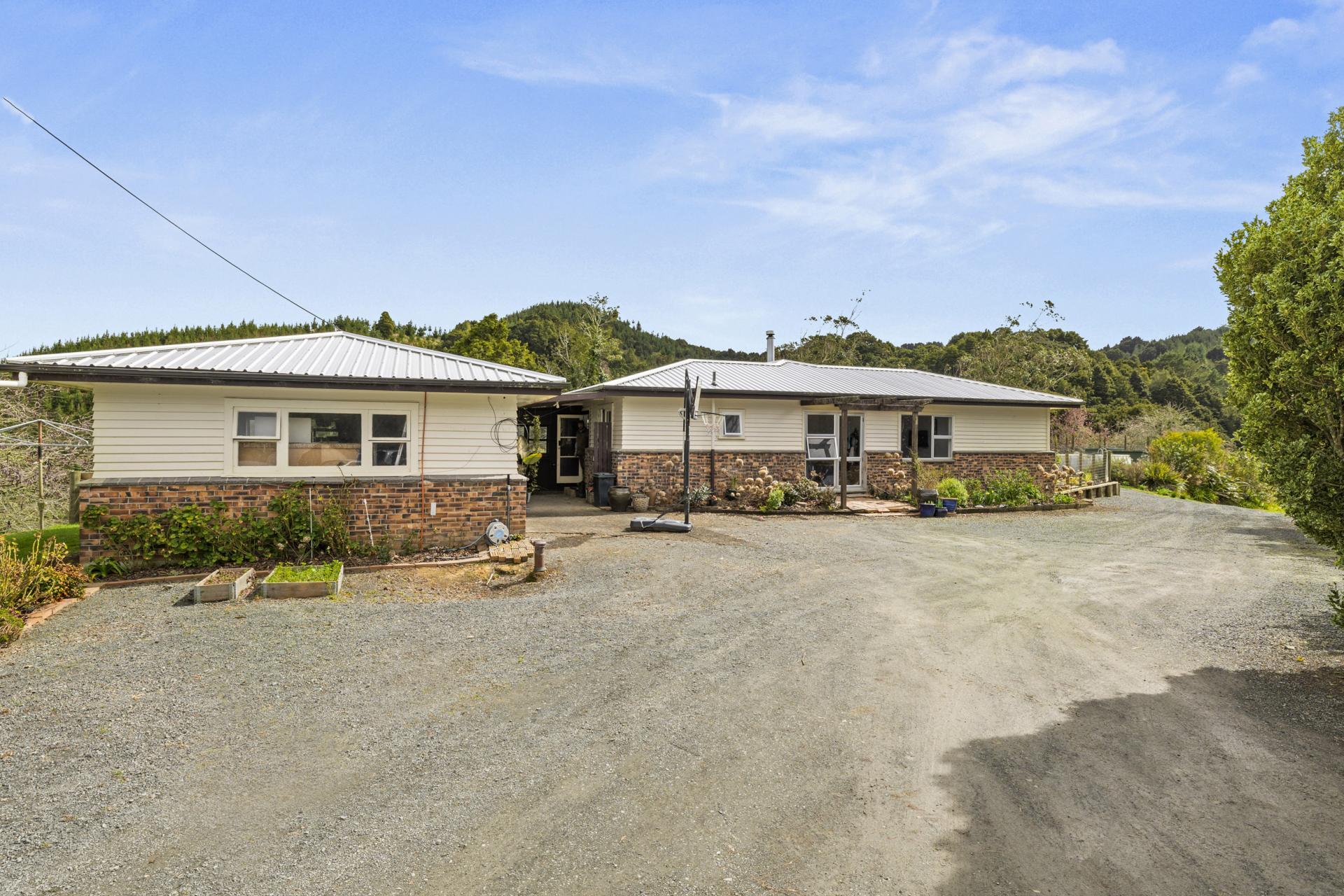 5209 Highway 22, Waingaro