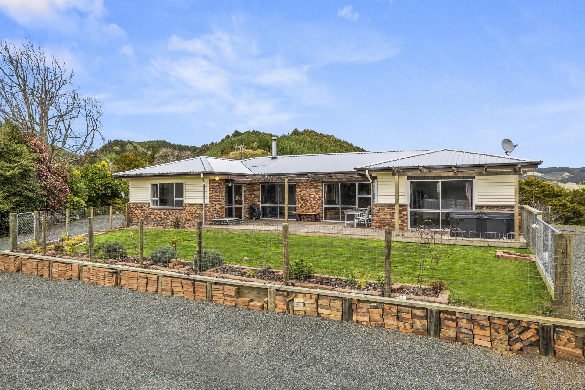 5209 Highway 22, Waingaro