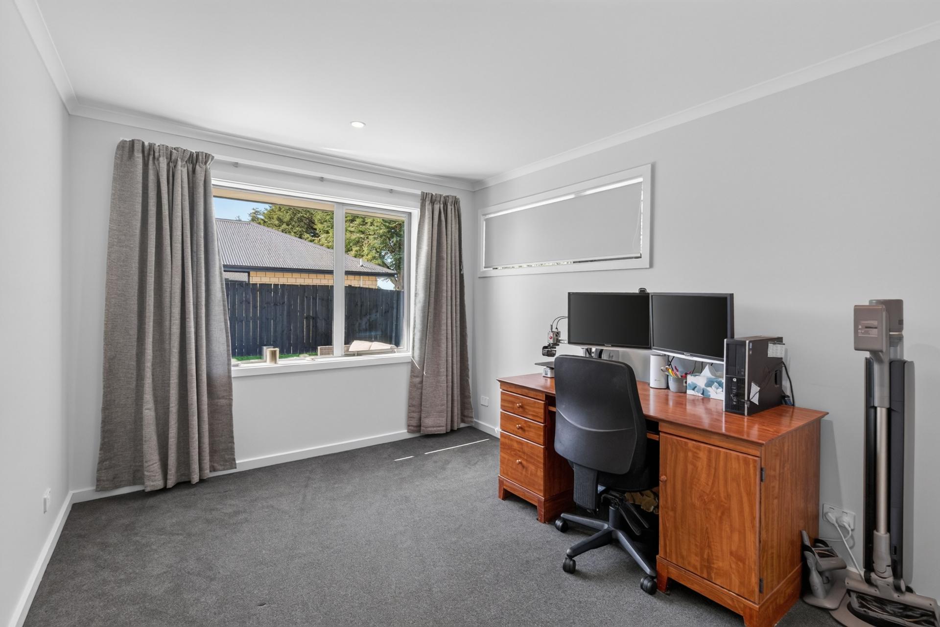 32 Geoff Geering Drive, Netherby