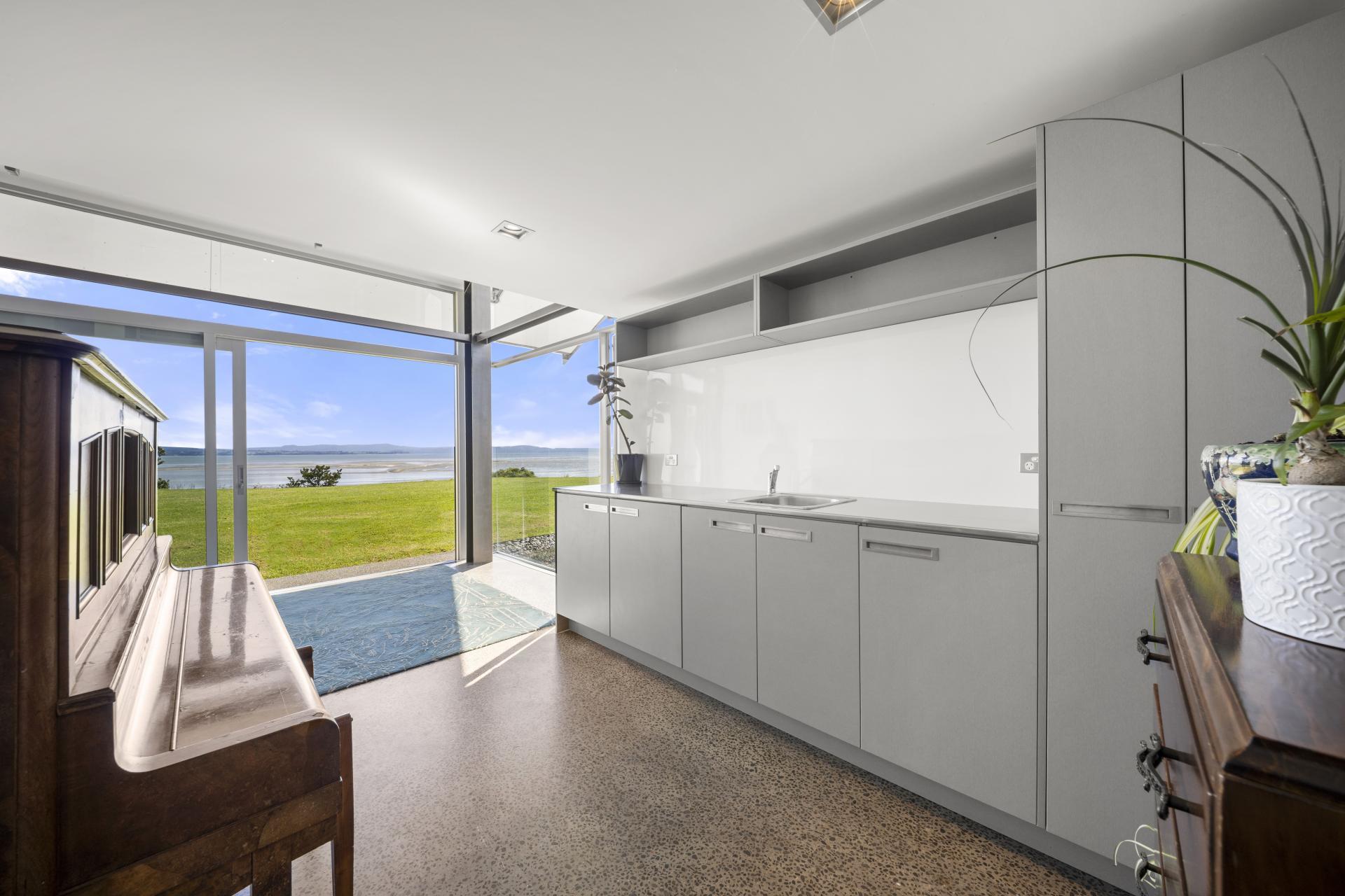 323 Seagrove Road, Waiau Pa