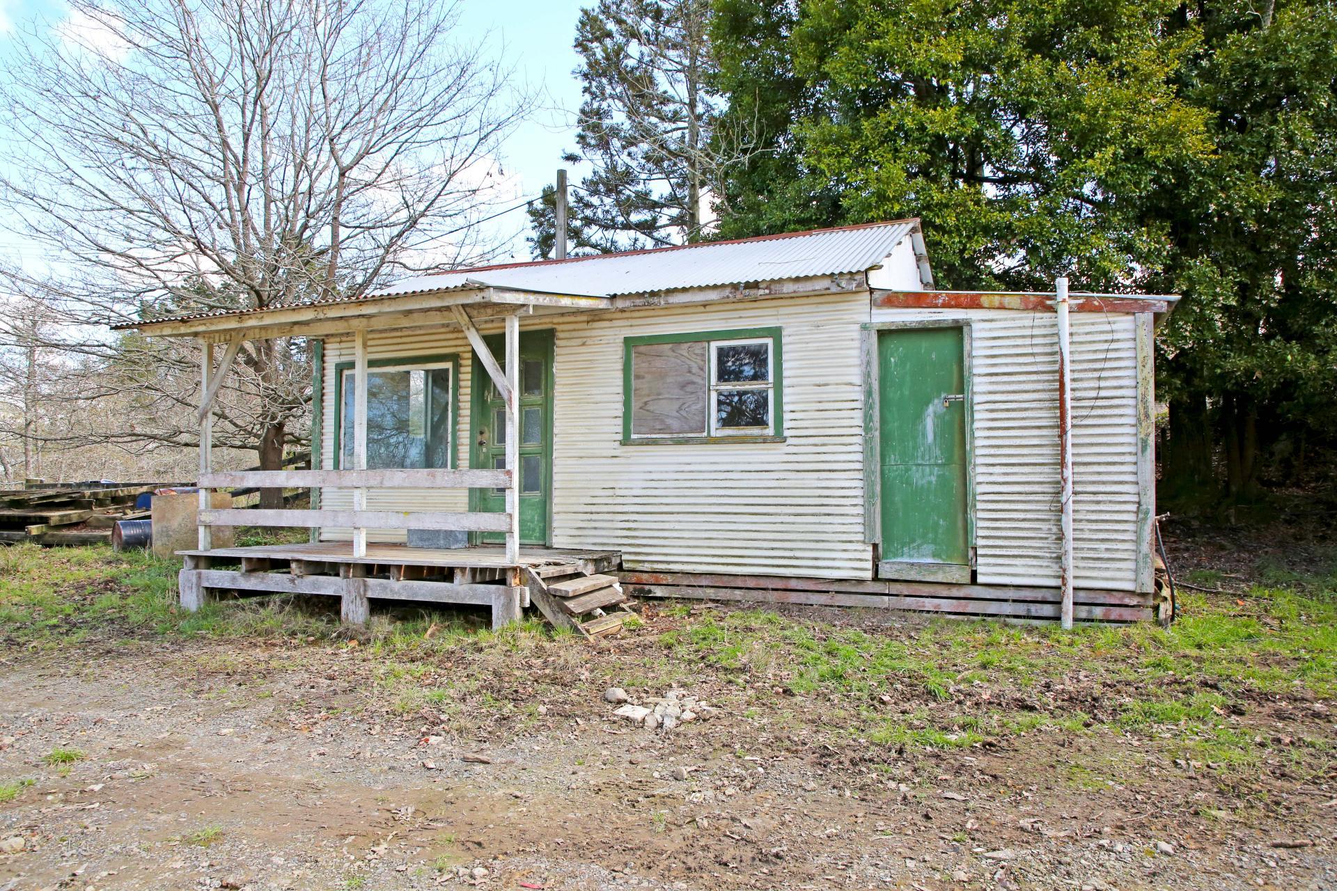 Oram Road, Mercer