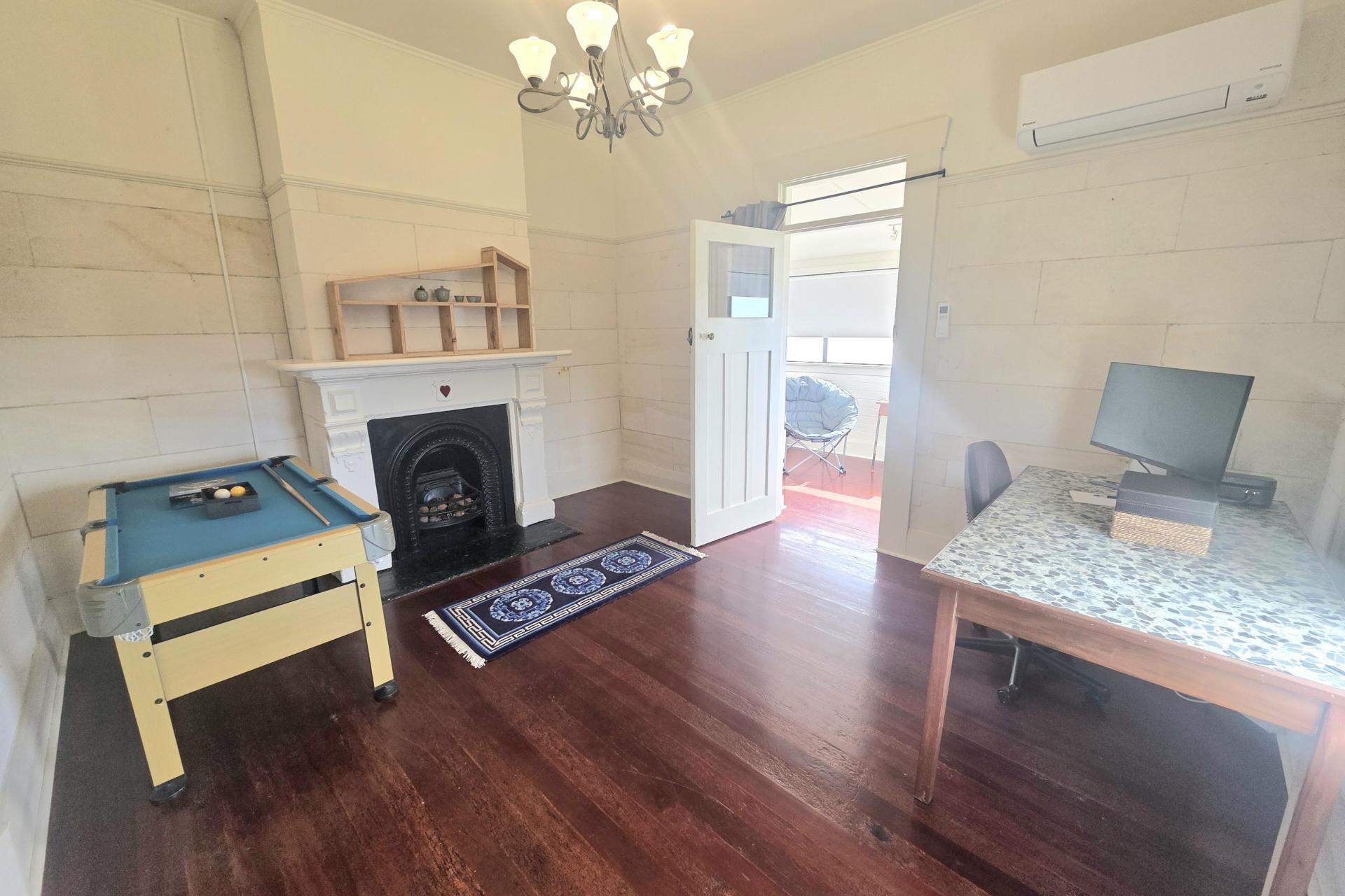 10A Wharfe Street, South Hill