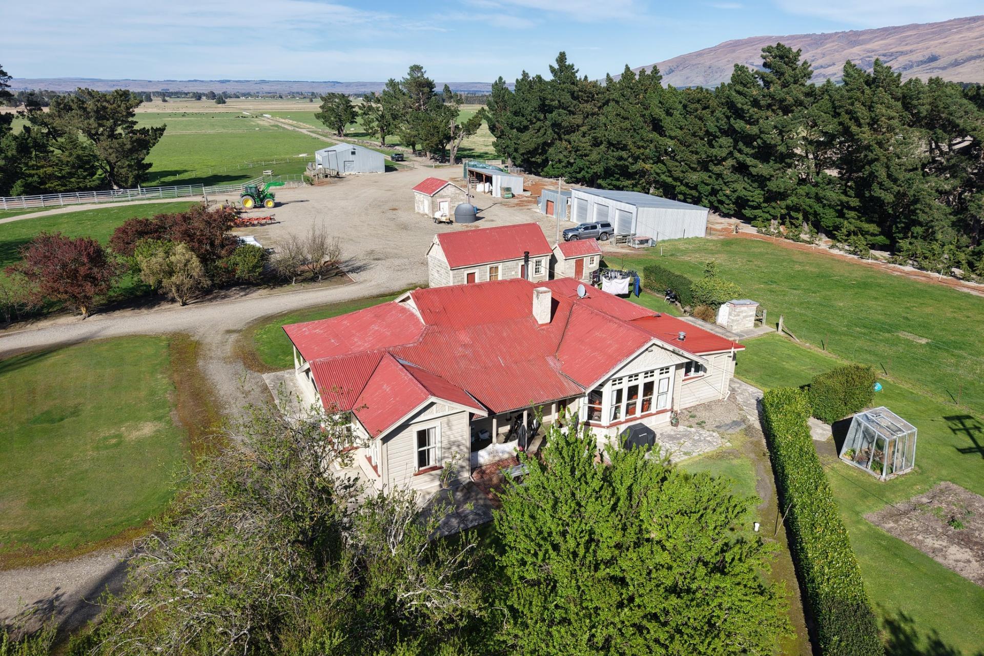 6648 Hyde-Middlemarch Road, Middlemarch