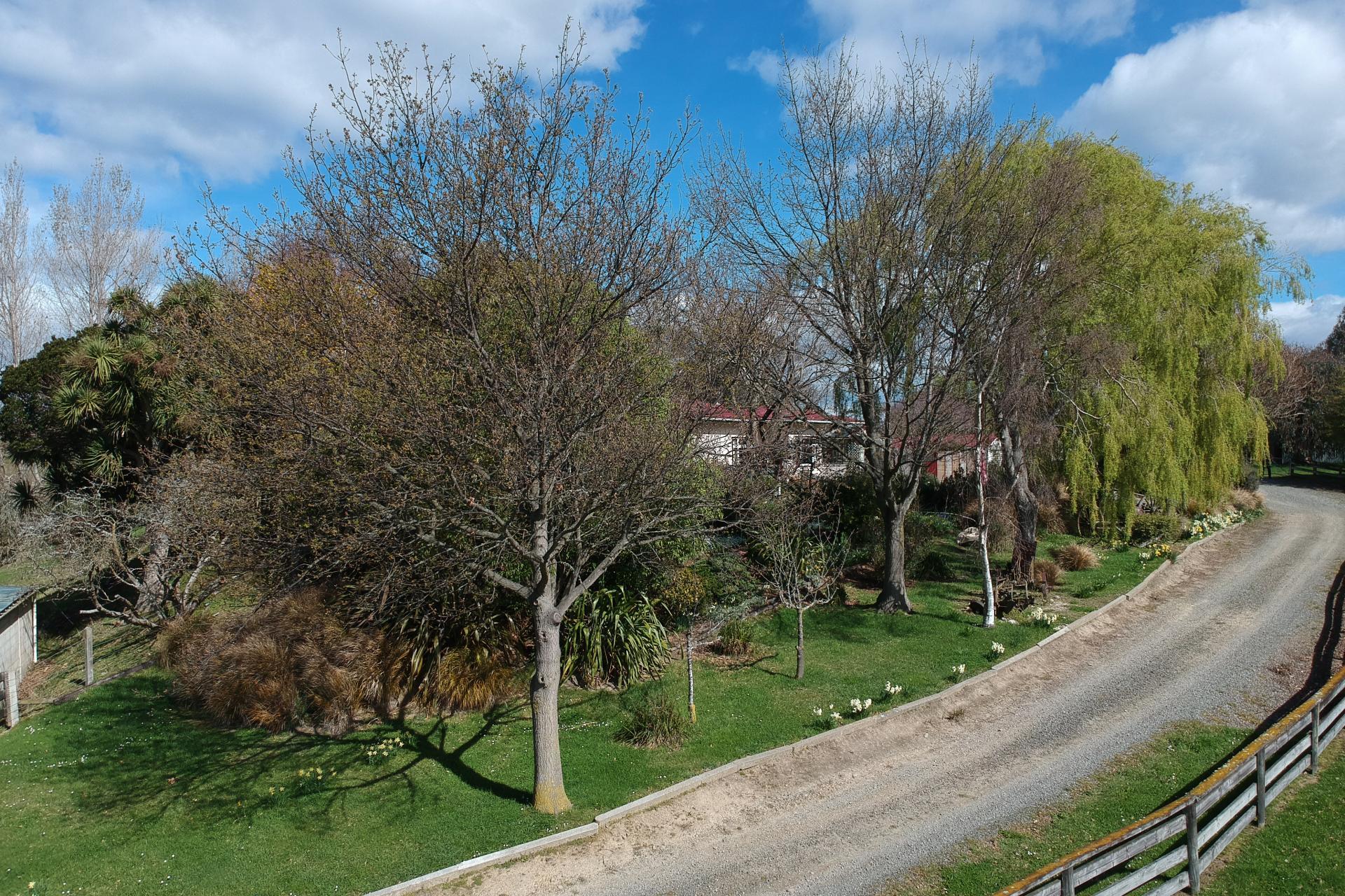 33 Devils Bridge Road, Weston