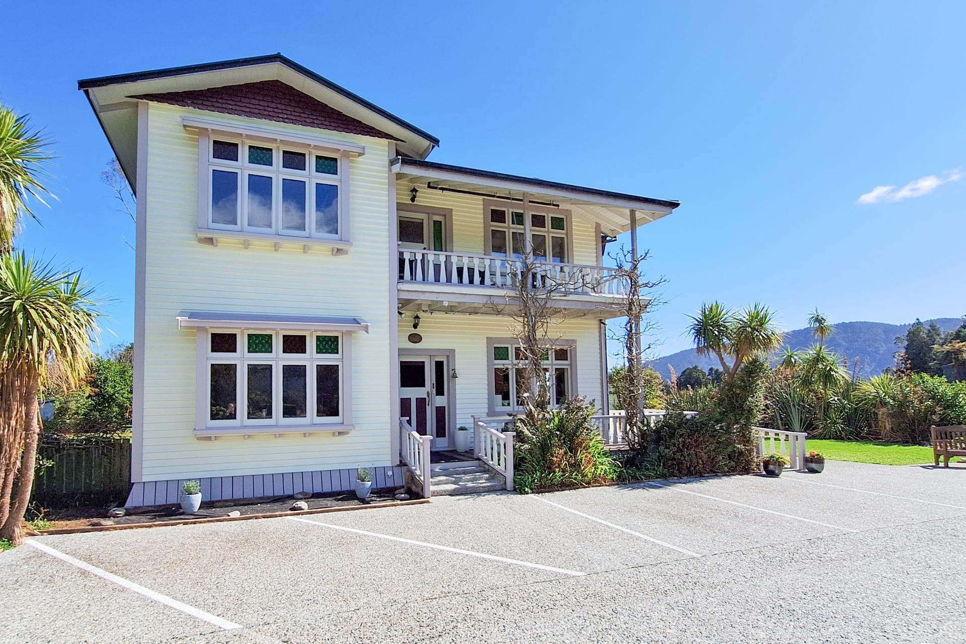 2900 Franz Josef Highway, Franz Josef
