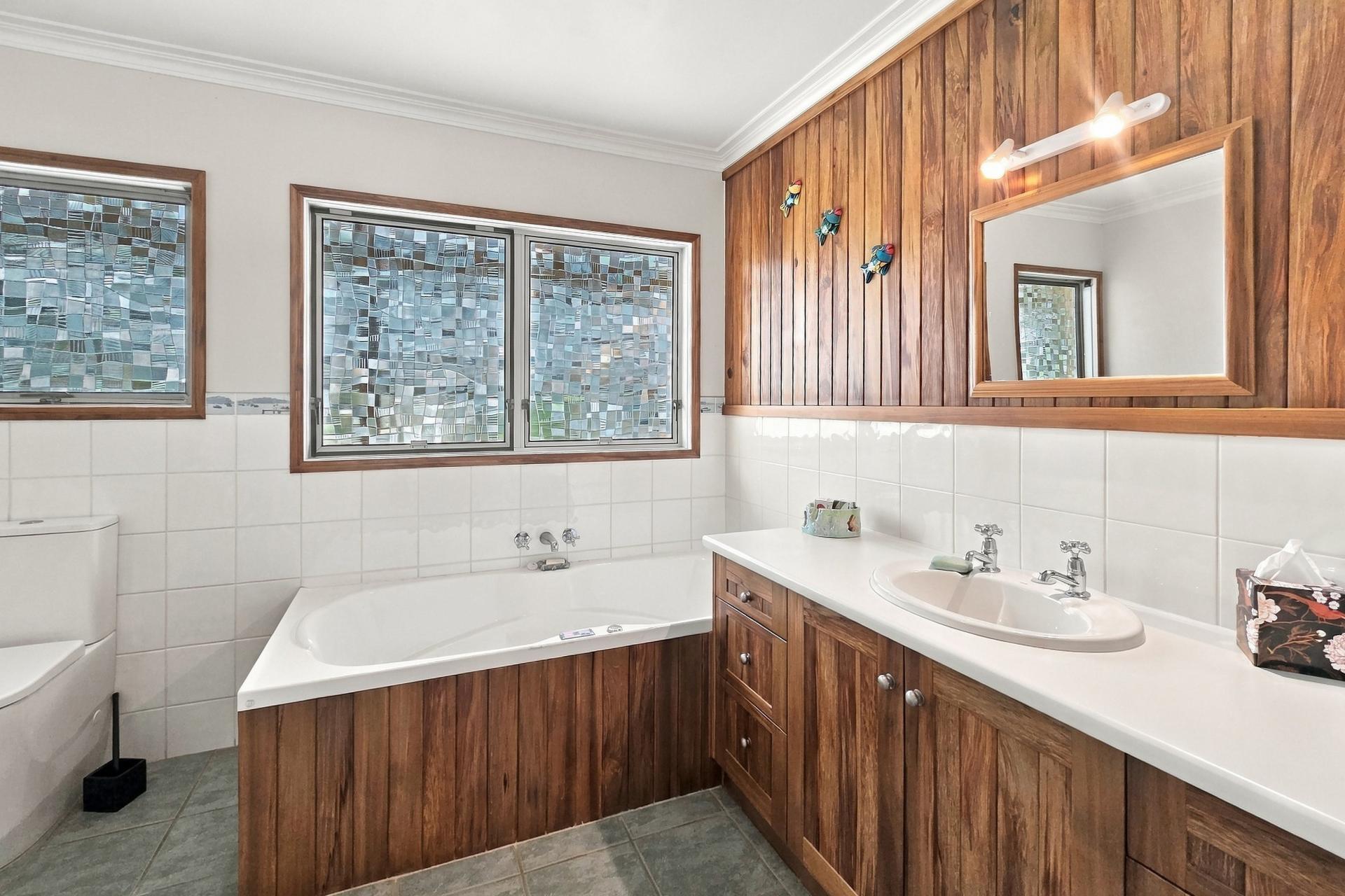 1117 Omamari Road, Omamari