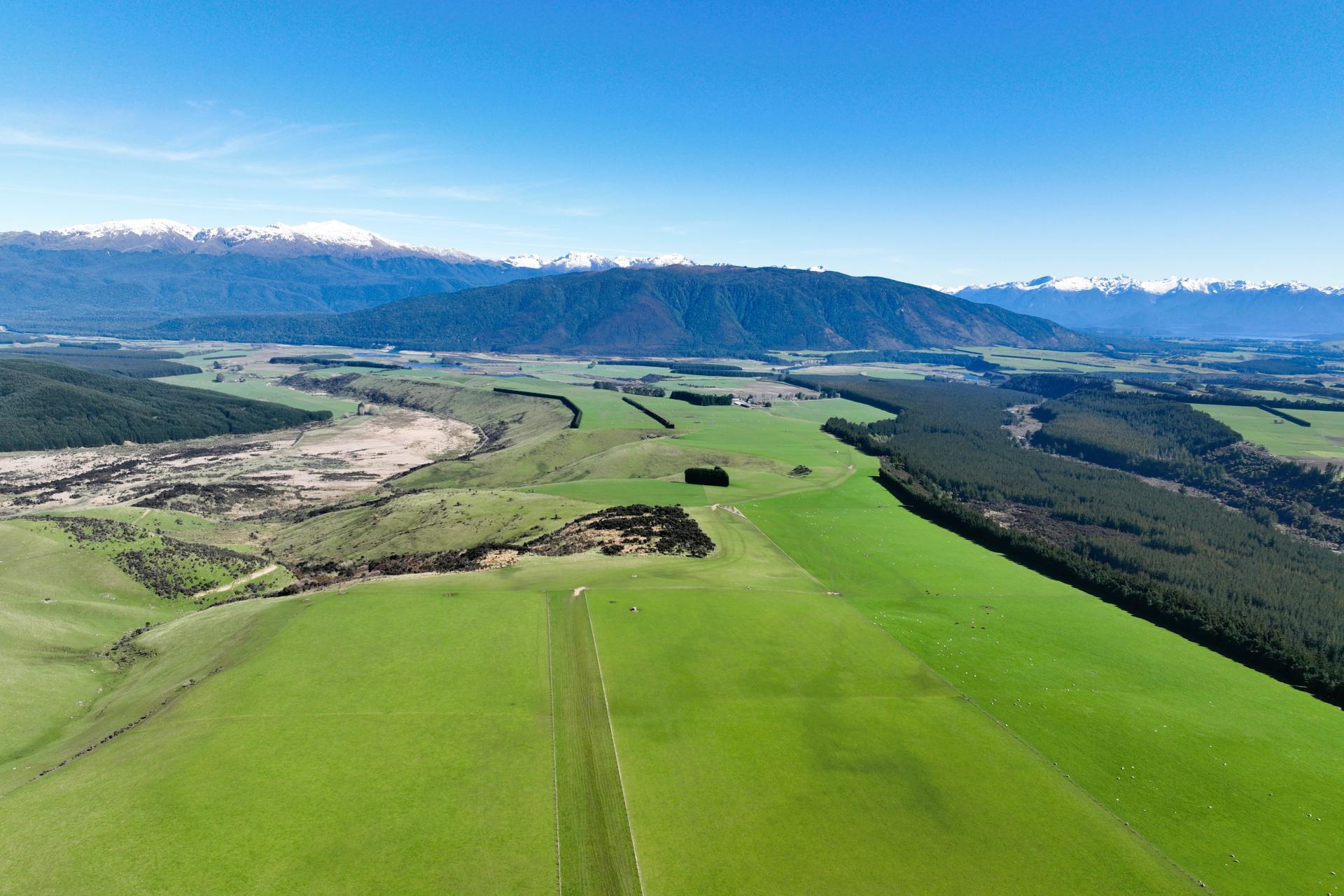 2211 Blackmount Redcliff Road, Whare Creek