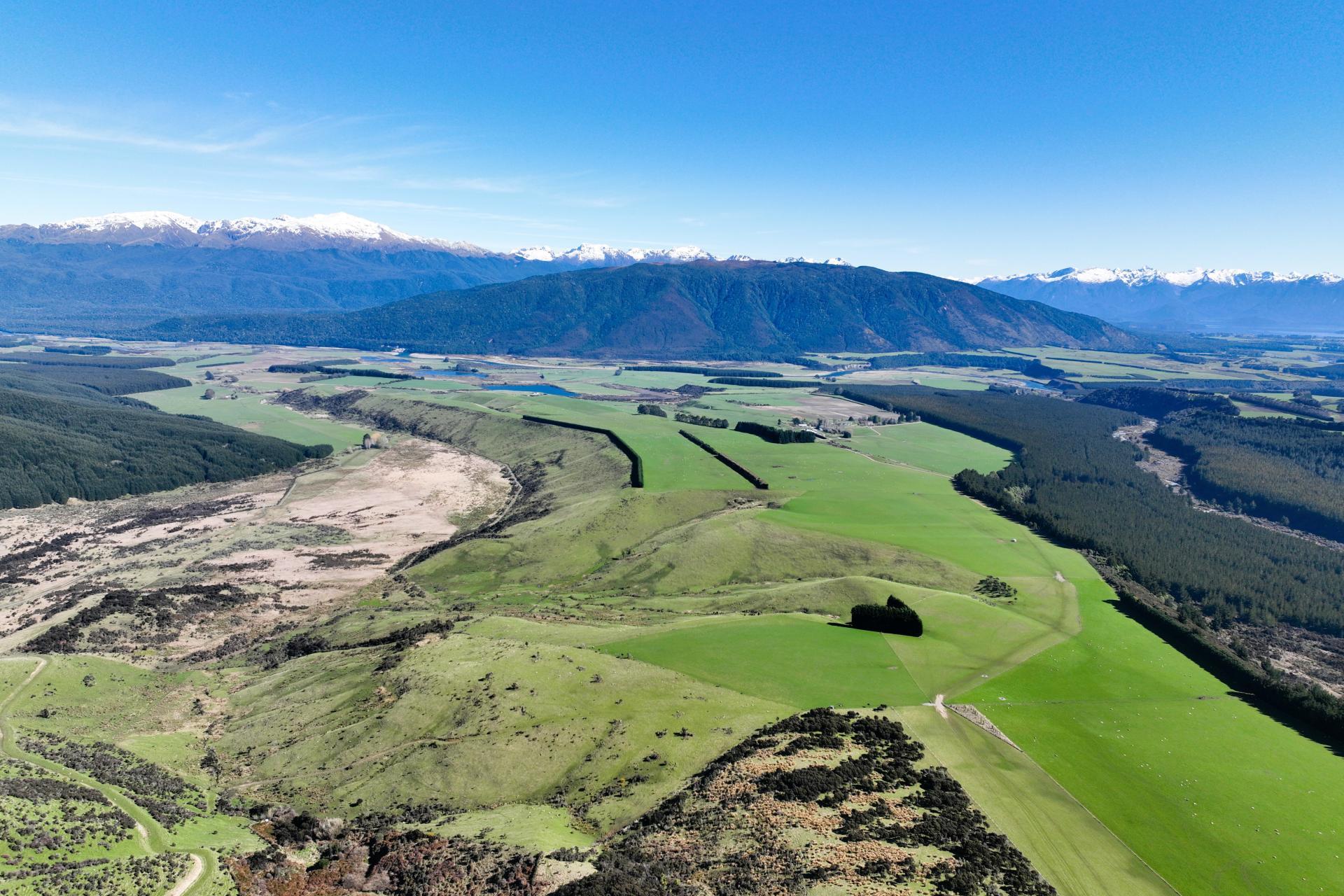 2211 Blackmount Redcliff Road, Whare Creek