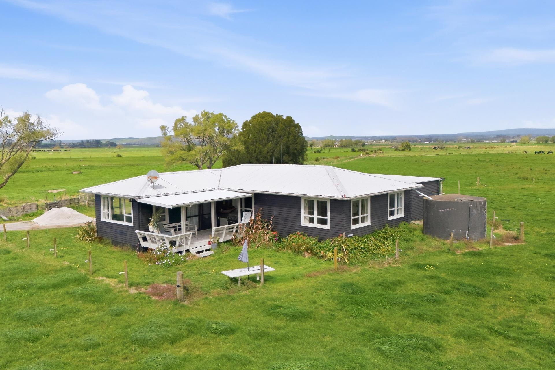 155 Cutwater Road and 2 Gardiner Place, Pukehina