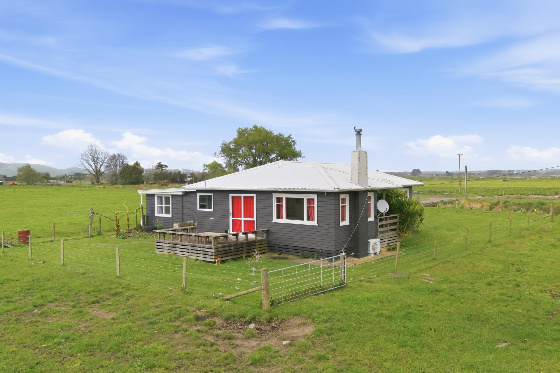 155 Cutwater Road and 2 Gardiner Place, Pukehina