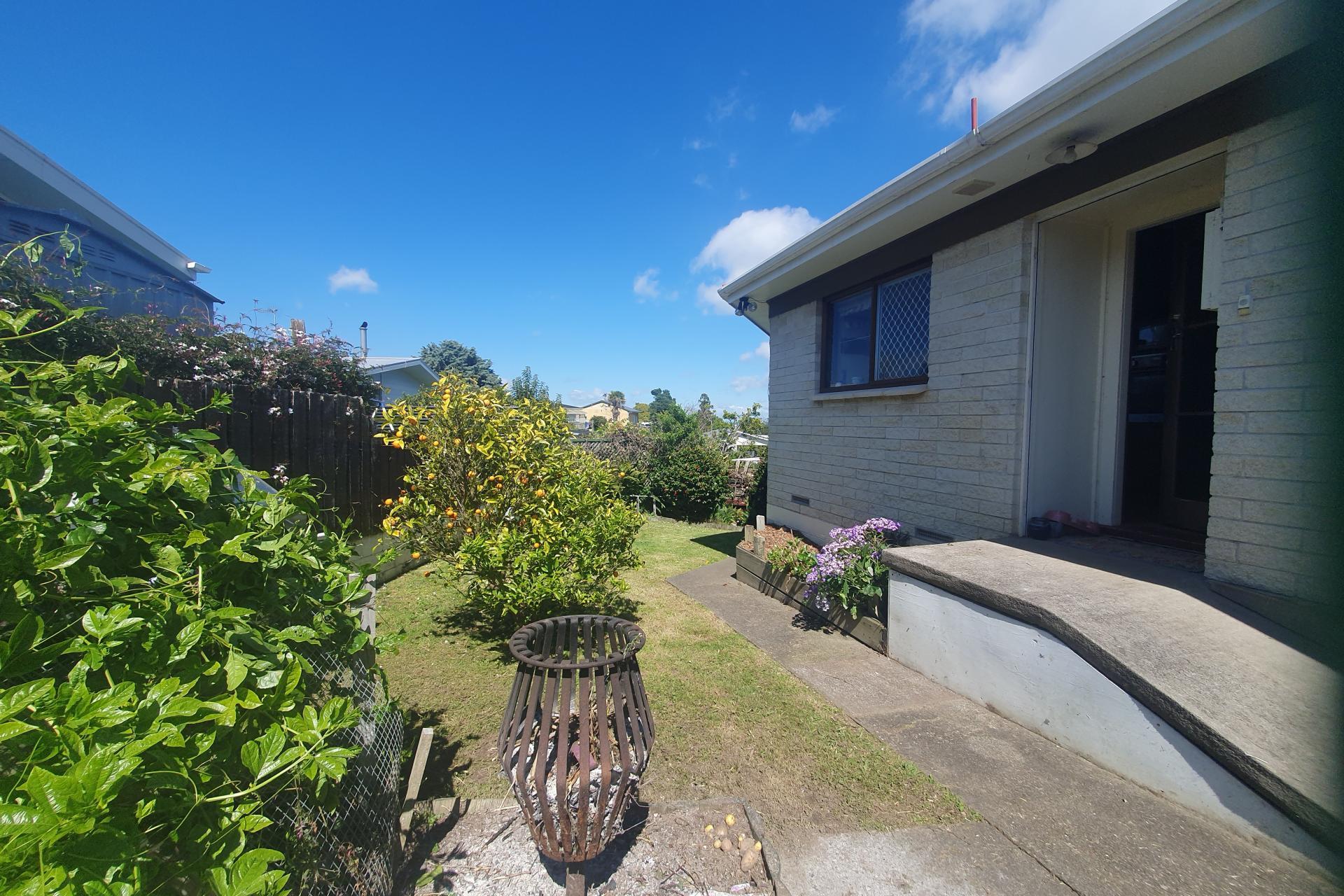 102 Hays Place, Thames