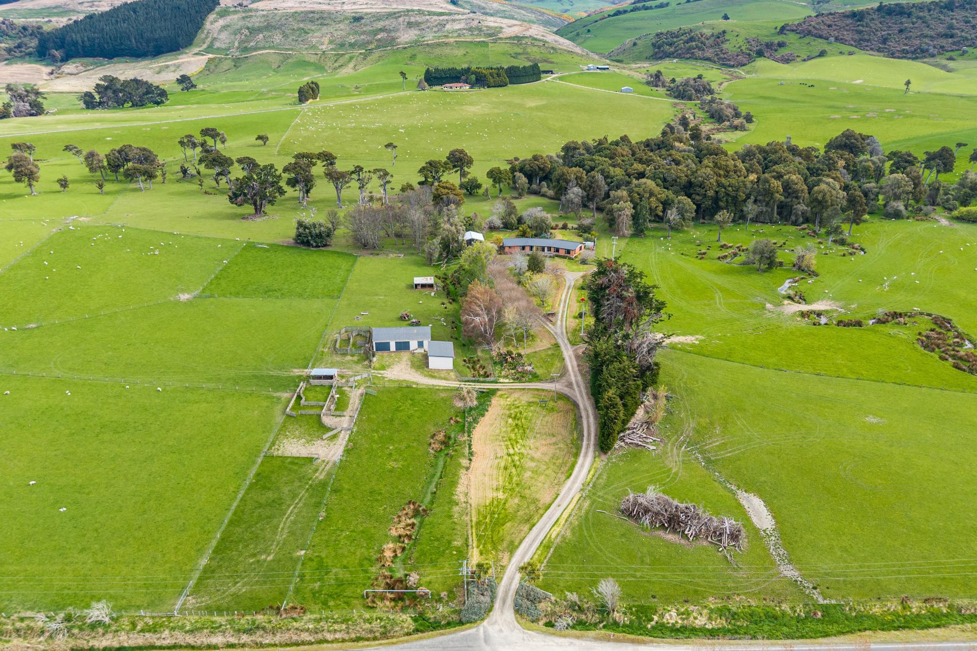 3660 Waipahi Highway, Wairuna