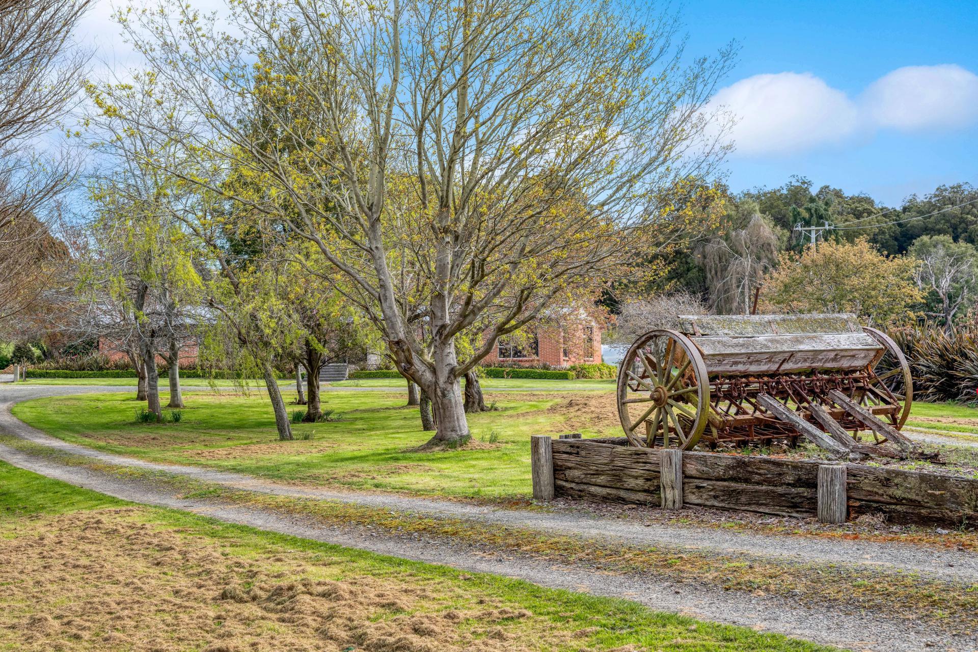 3660 Waipahi Highway, Wairuna