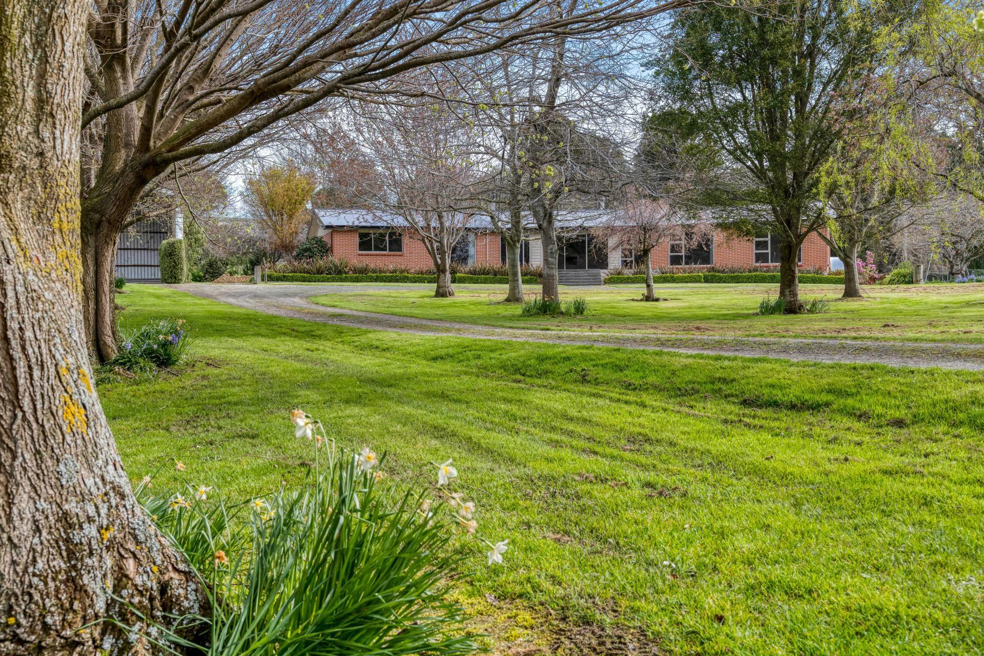 3660 Waipahi Highway, Wairuna