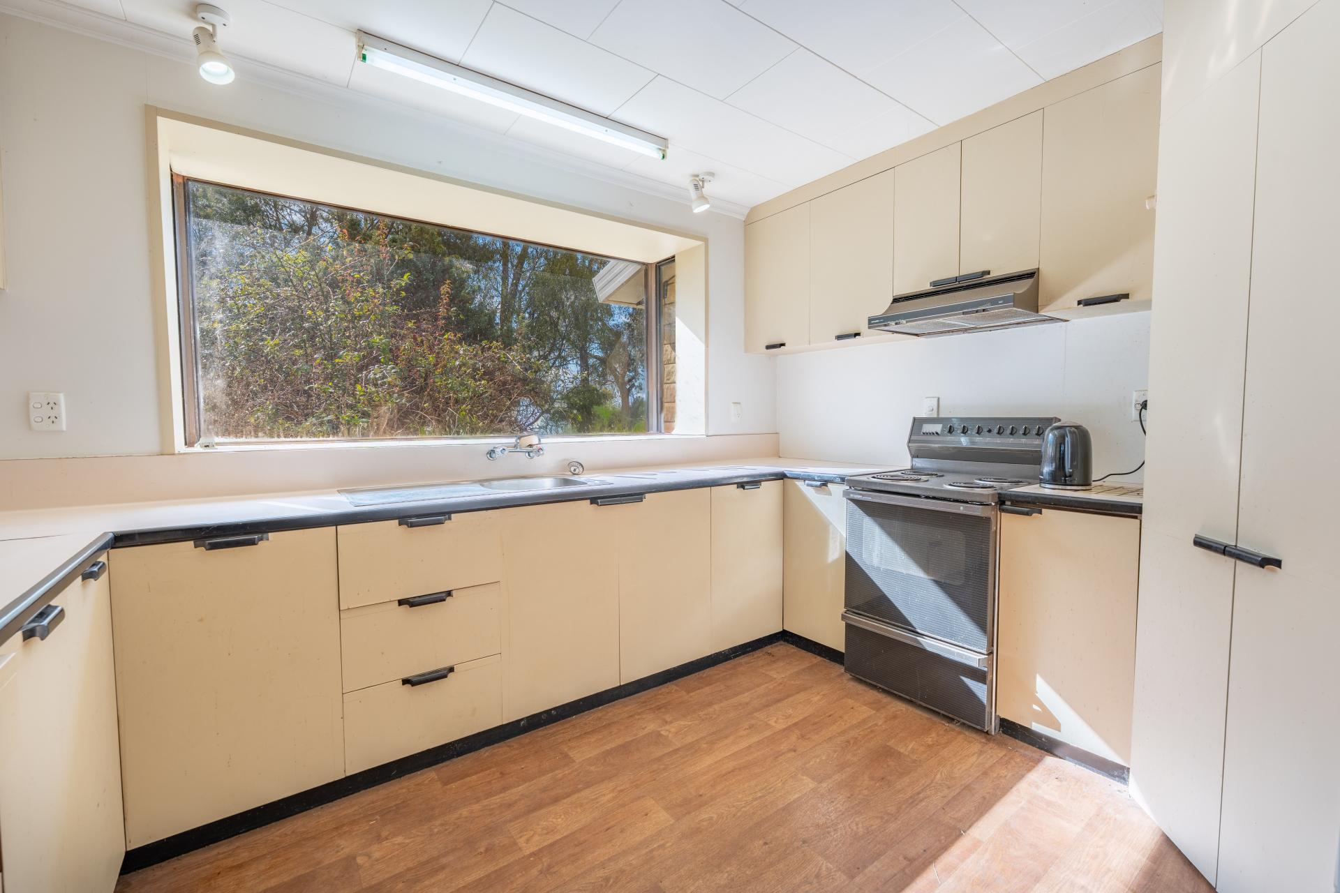 146 Woodside Road, Pleasant Valley
