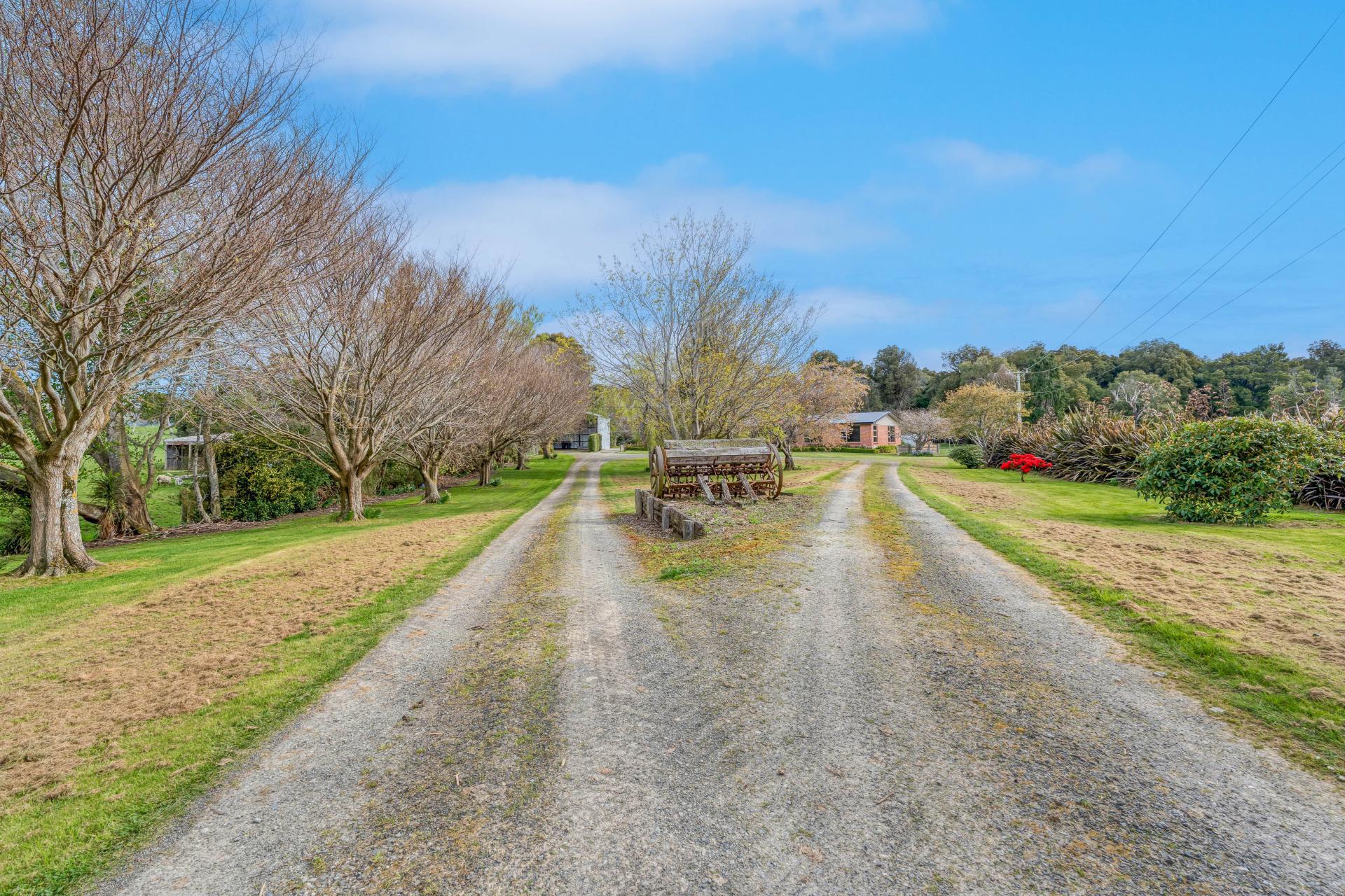 3660 Waipahi Highway, Wairuna