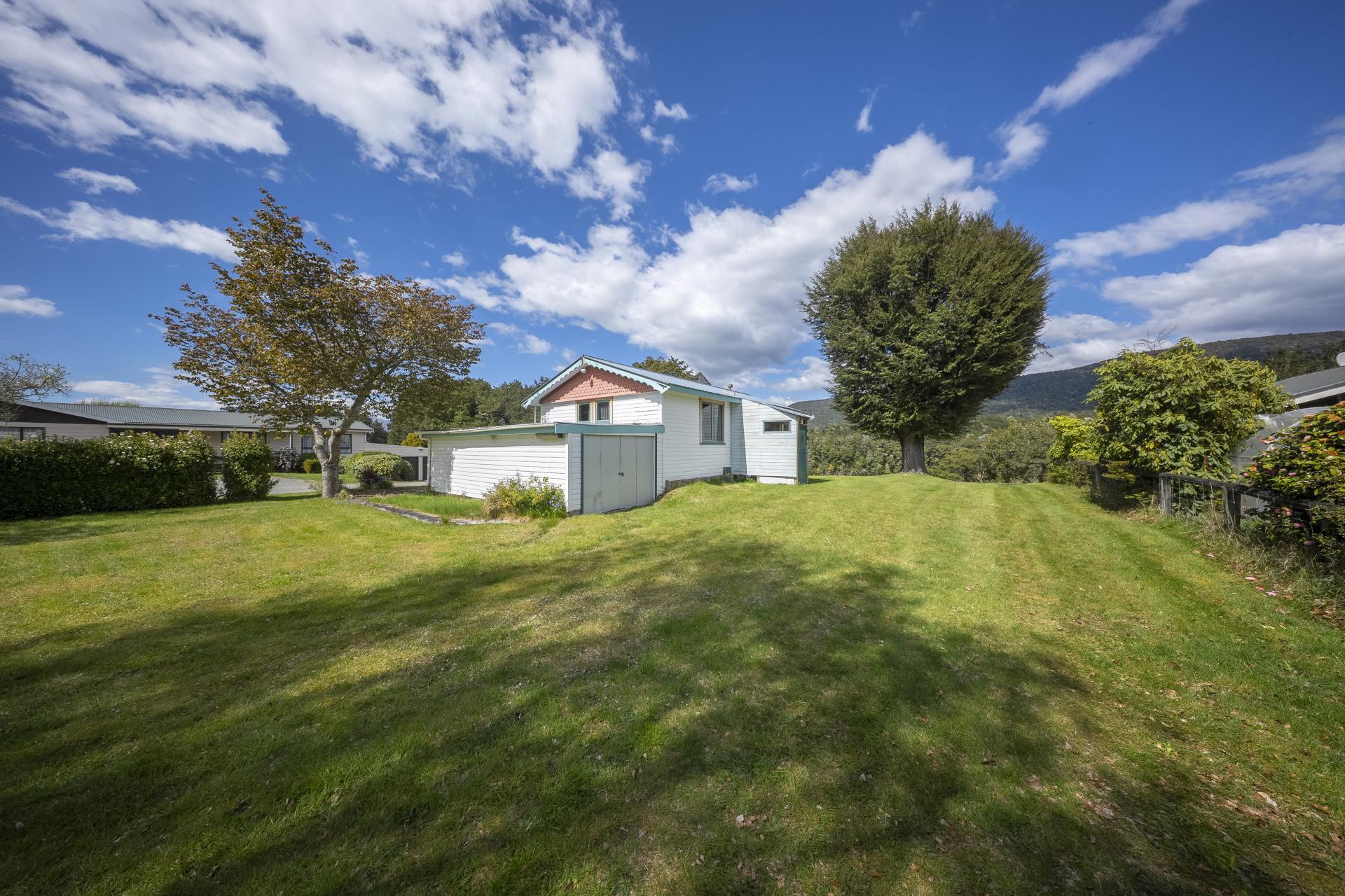 48 View Street, Manapouri