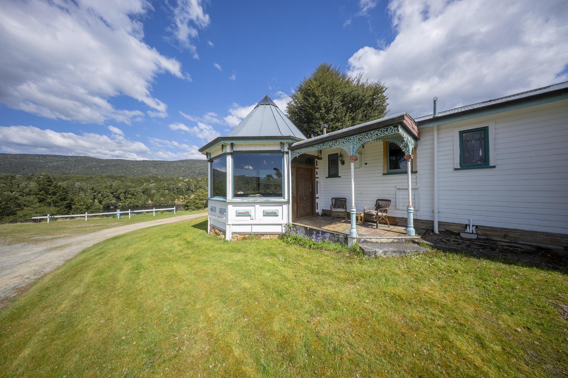 48 View Street, Manapouri