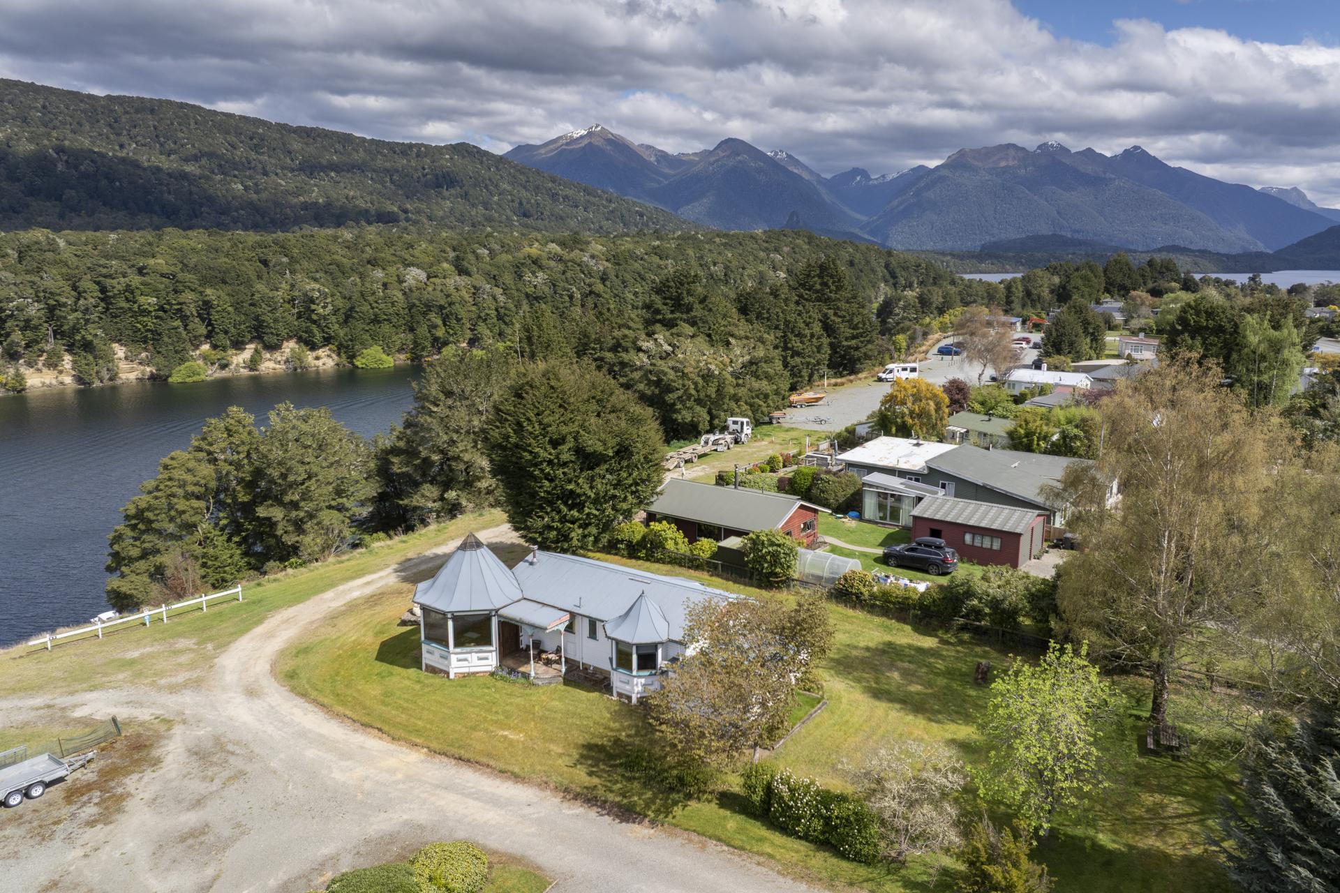 48 View Street, Manapouri