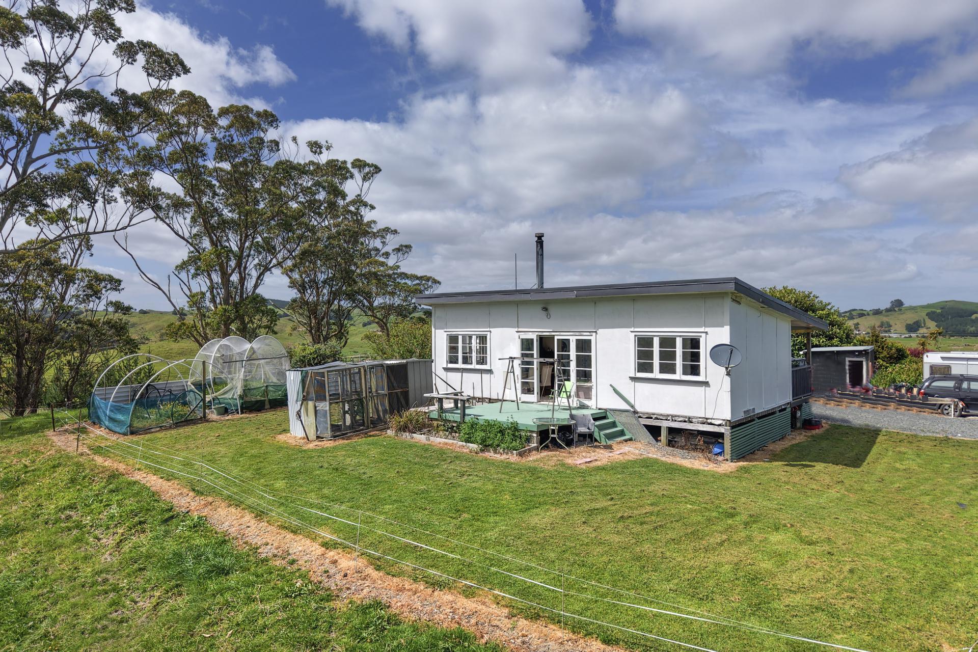 4314 State Highway 14, Tangowahine