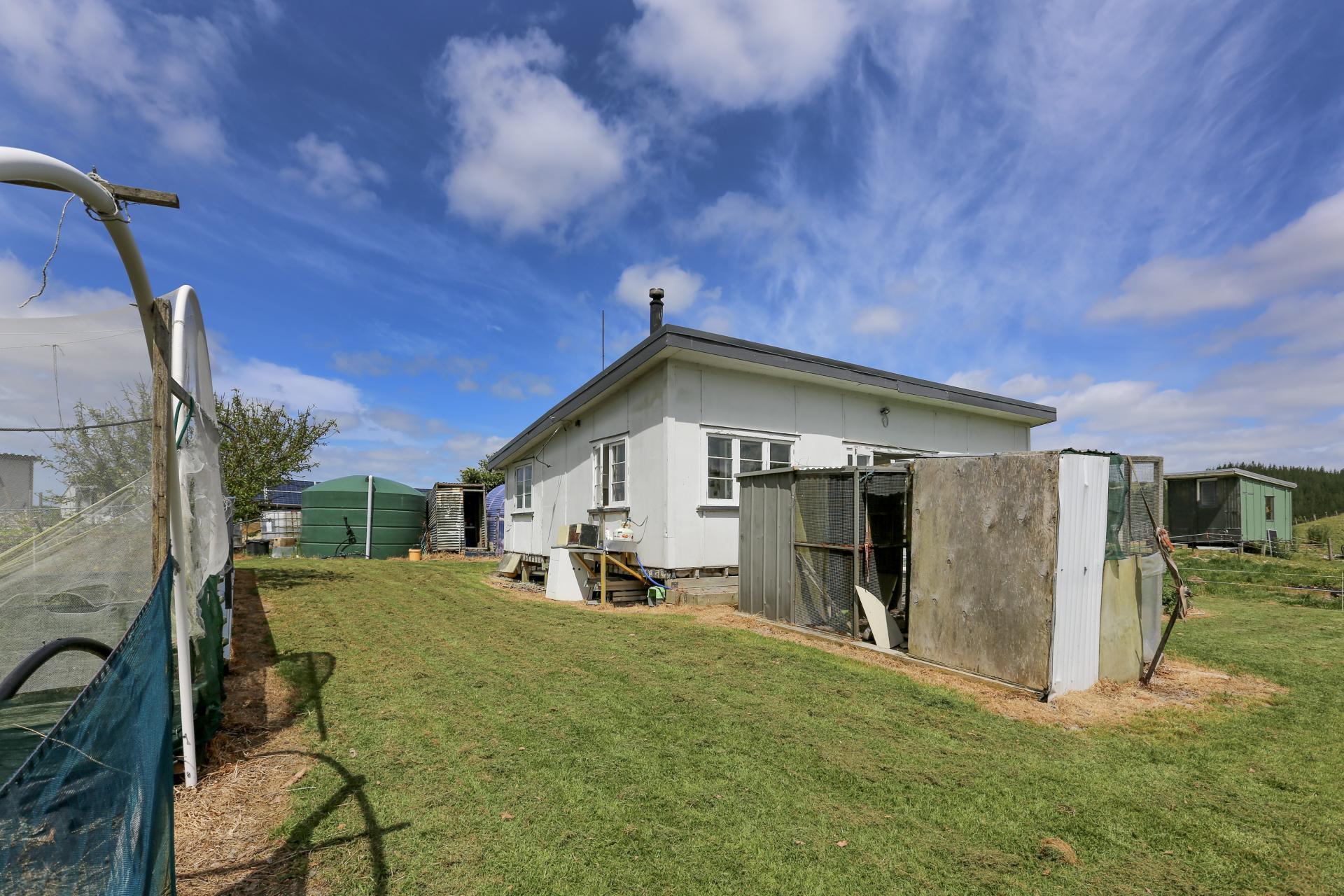 4314 State Highway 14, Tangowahine