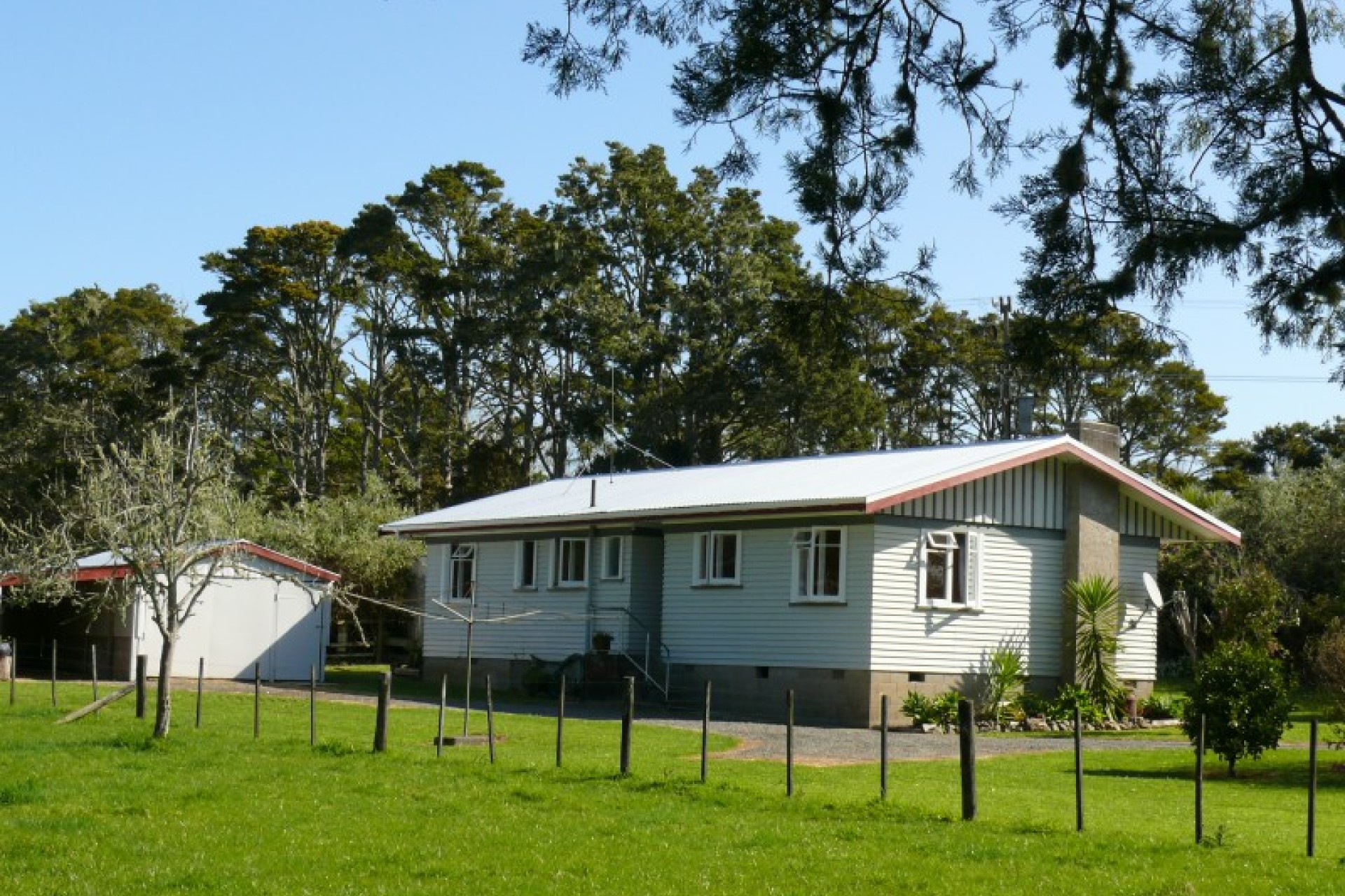 Hikurangi PGG Wrightson Real Estate