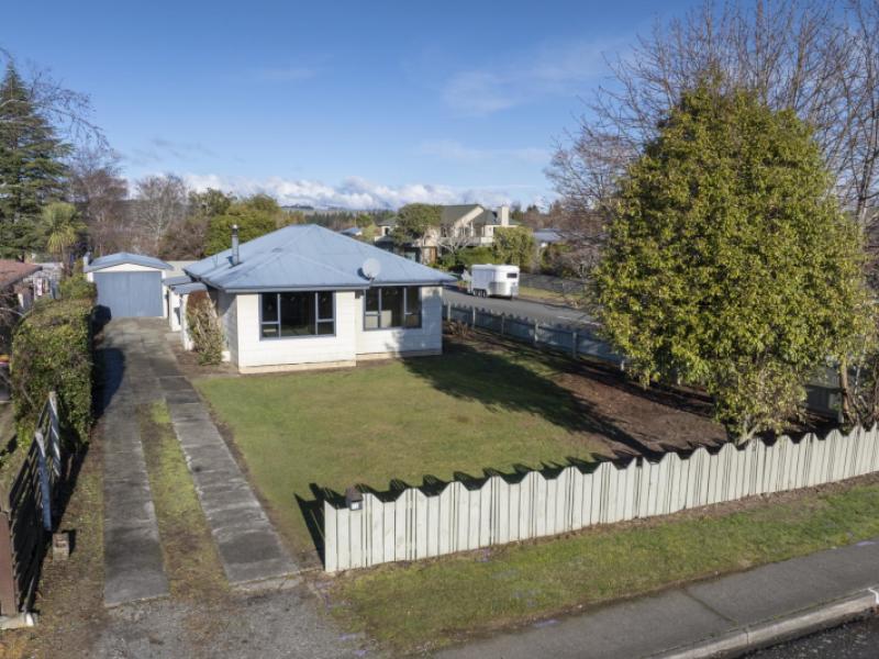 12-sutherland-street-te-anau