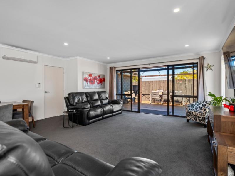 11-eastbank-drive-katikati