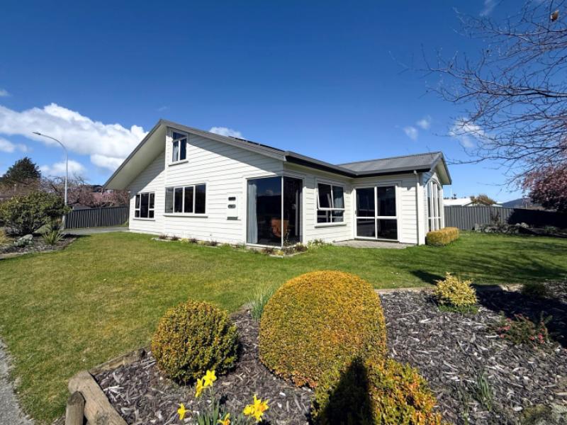 30-govan-drive-te-anau