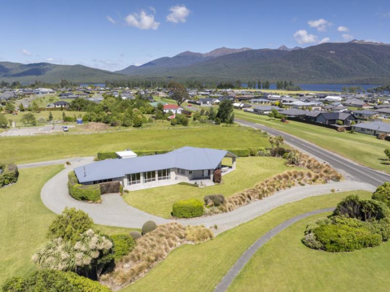 120-aparima-drive-te-anau