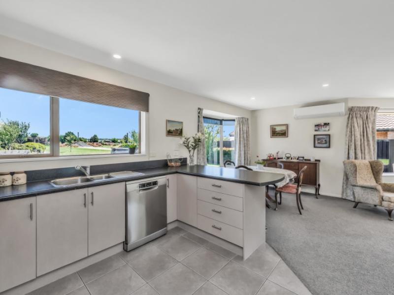 27-renoir-drive-rolleston