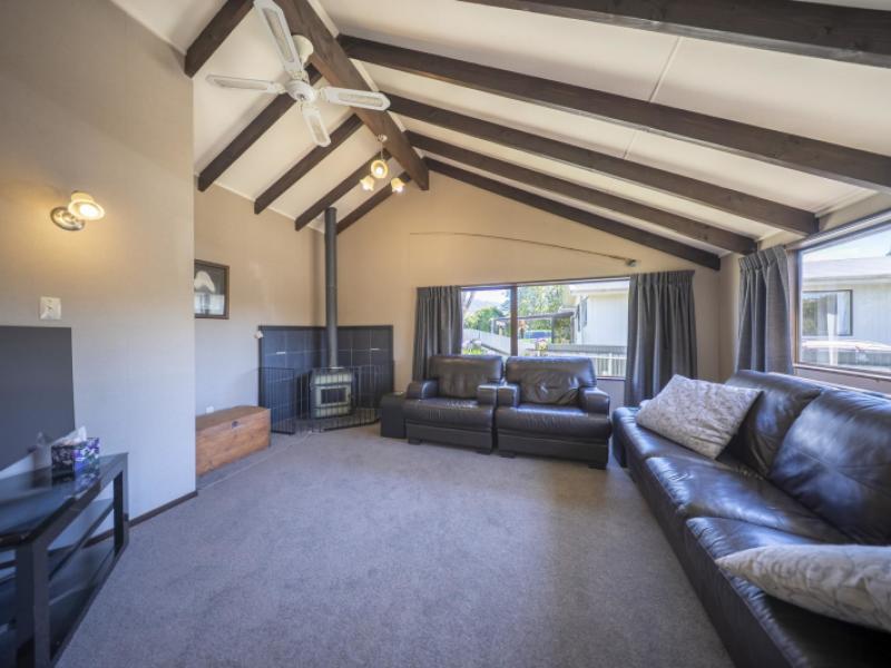 25-howden-street-te-anau