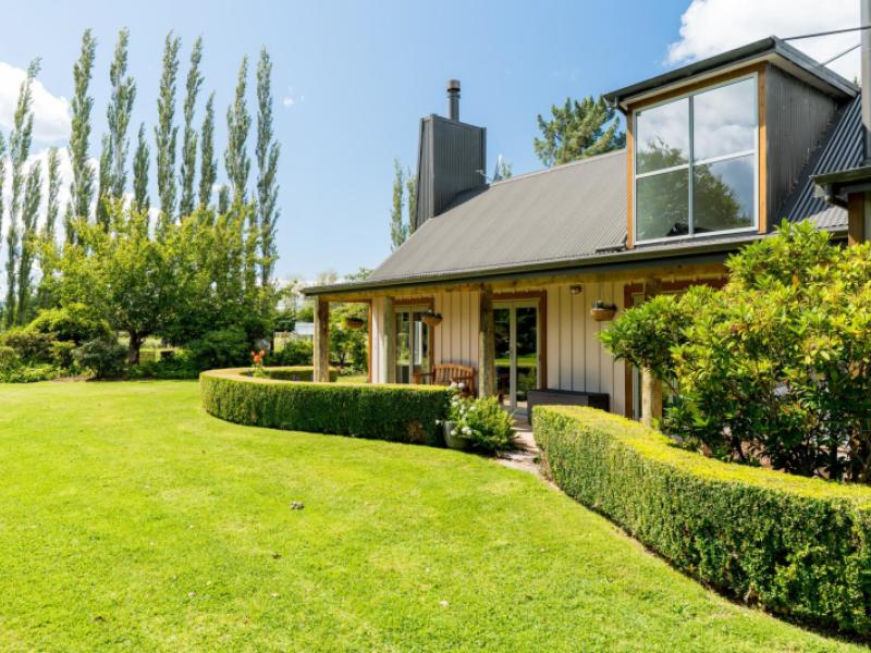 320-gladstone-road-south-east-taieri