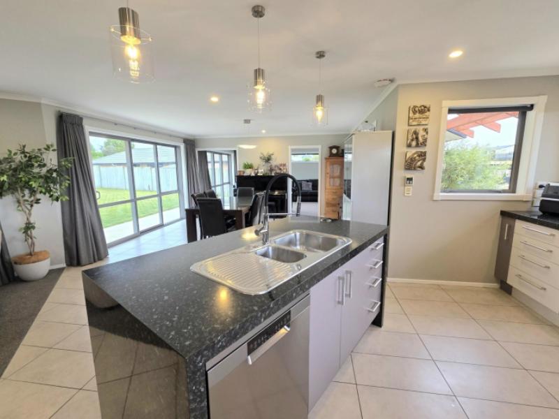 2-blue-stone-drive-waiareka-junction